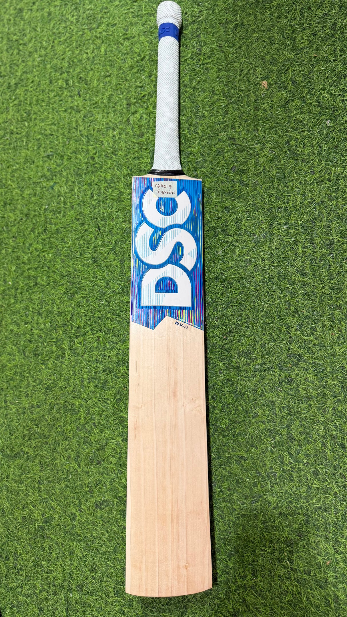 DSC Blu 111 Supreme English willow Cricket Bat - 5 Grains - 1240 g (2.8 lb )