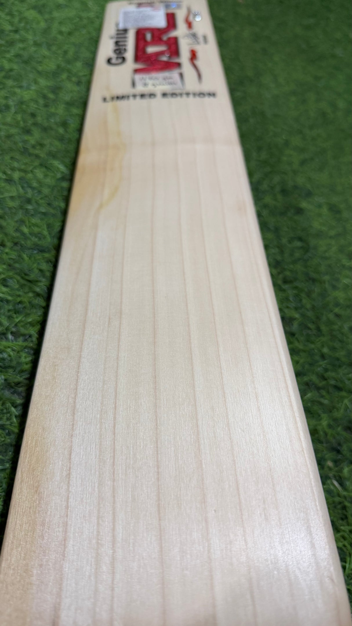 MRF Genius LImited Edition English Willow Cricket Bat -8 Grains / 1170g ( 2.7 lb )