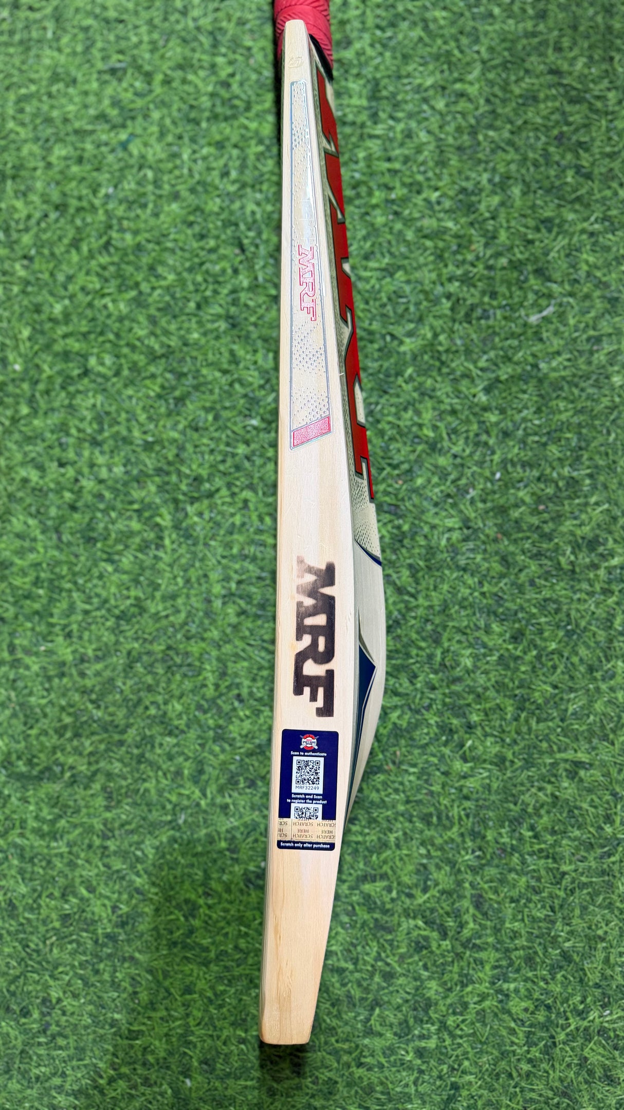 MRF Elegance Gill 77 Edition English Willow Cricket Bat -6 Grains / 1175g ( 2.7 lb )