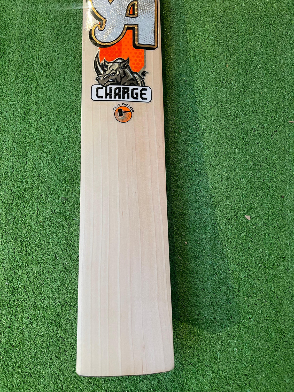 CA CHARGE English Willow Cricket Bat - 8 Grains-1225g