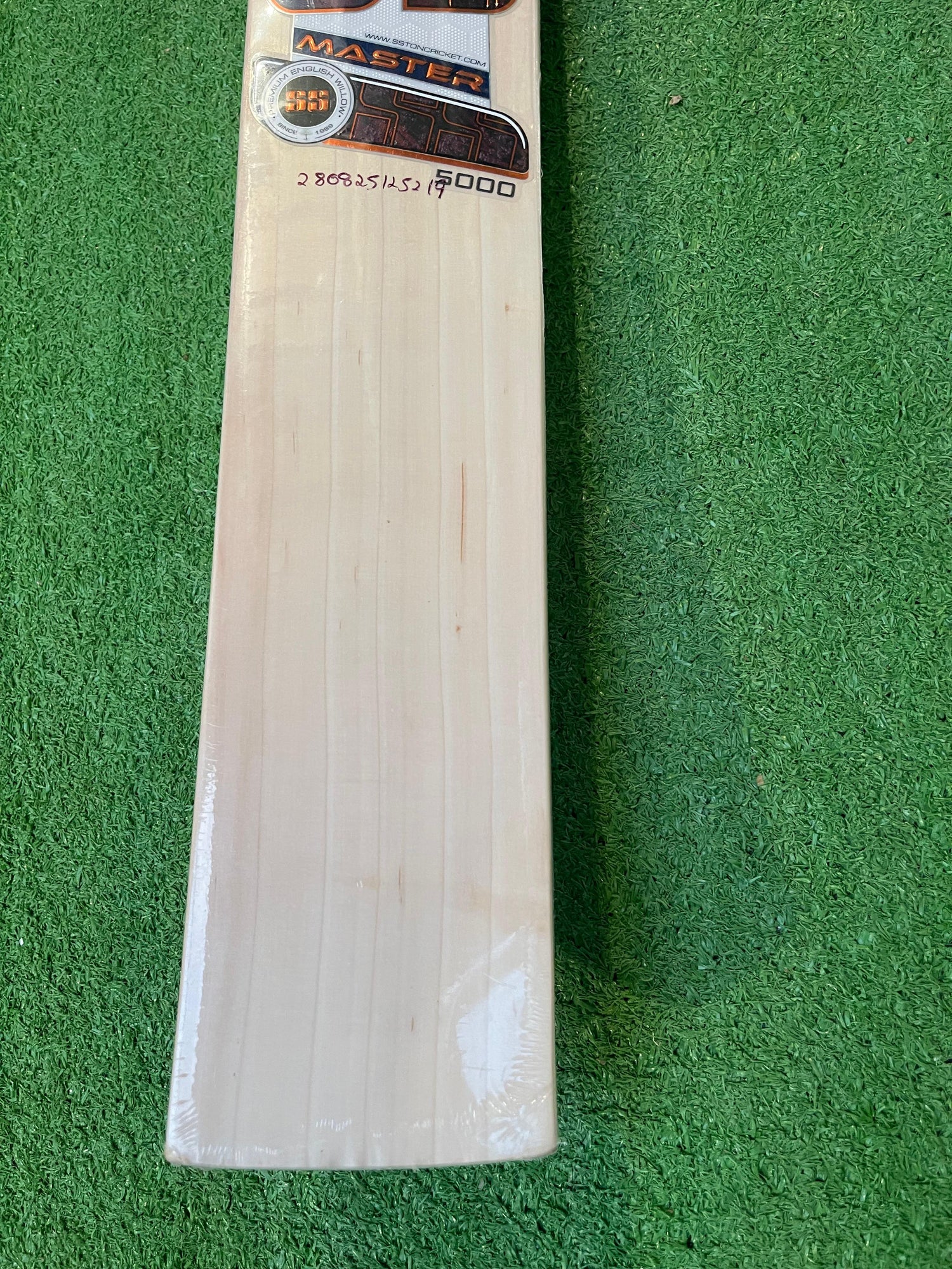 SS Master 5000 English willow Cricket Bat - 6 Grains - 1200g