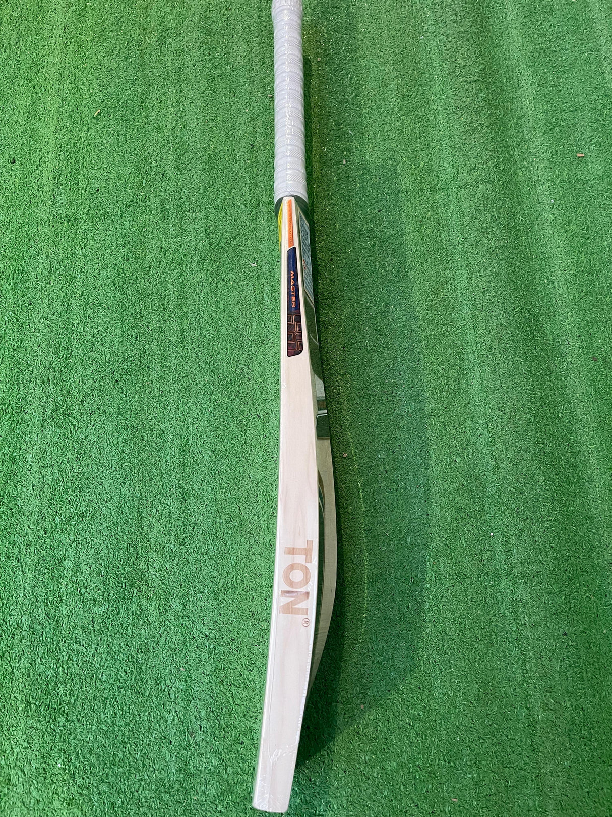SS Master 5000 English willow Cricket Bat - 6 Grains - 1200g