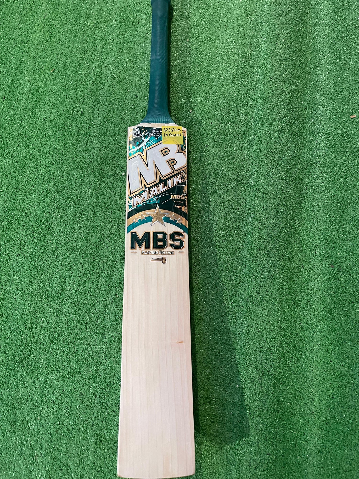 MB MALIK PLAYERS EDITION ENGLISH WILLOW CRICKET BAT -1235g-10 Grains