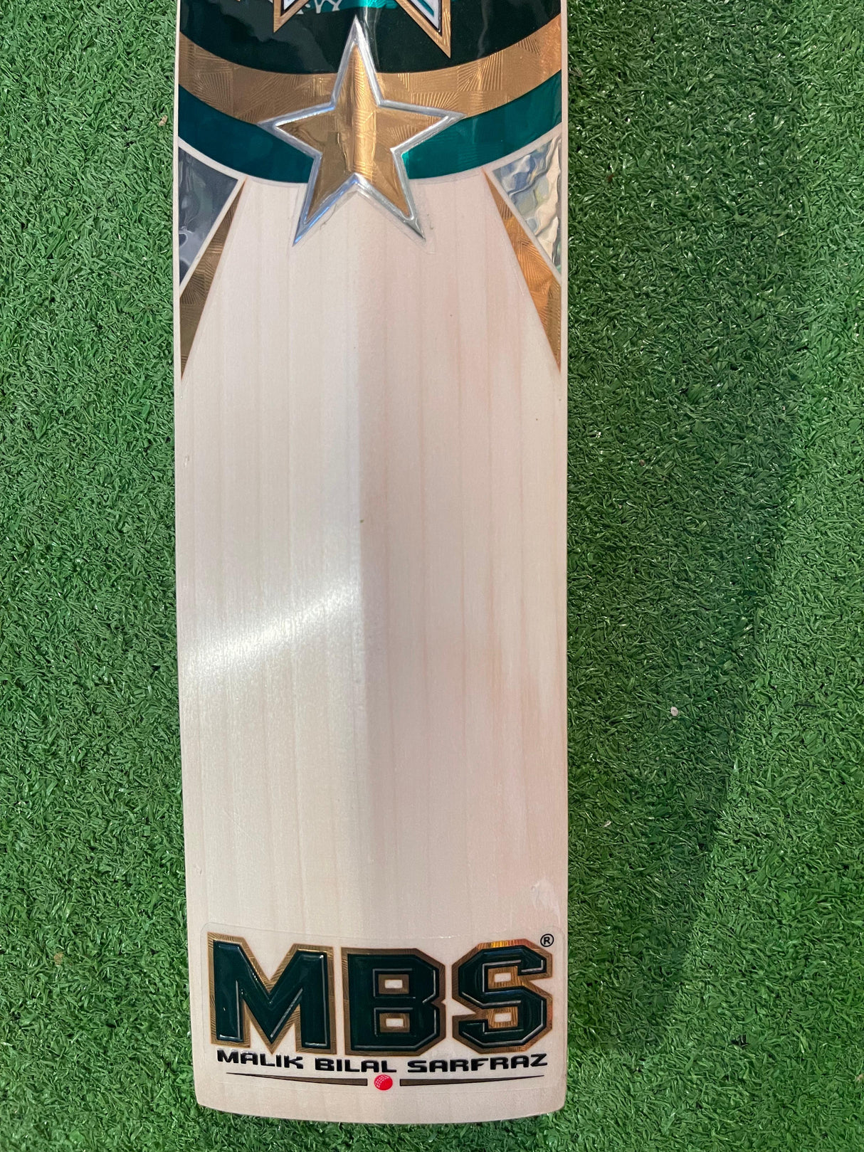 MB MALIK PLAYERS EDITION ENGLISH WILLOW CRICKET BAT -1235g-10 Grains