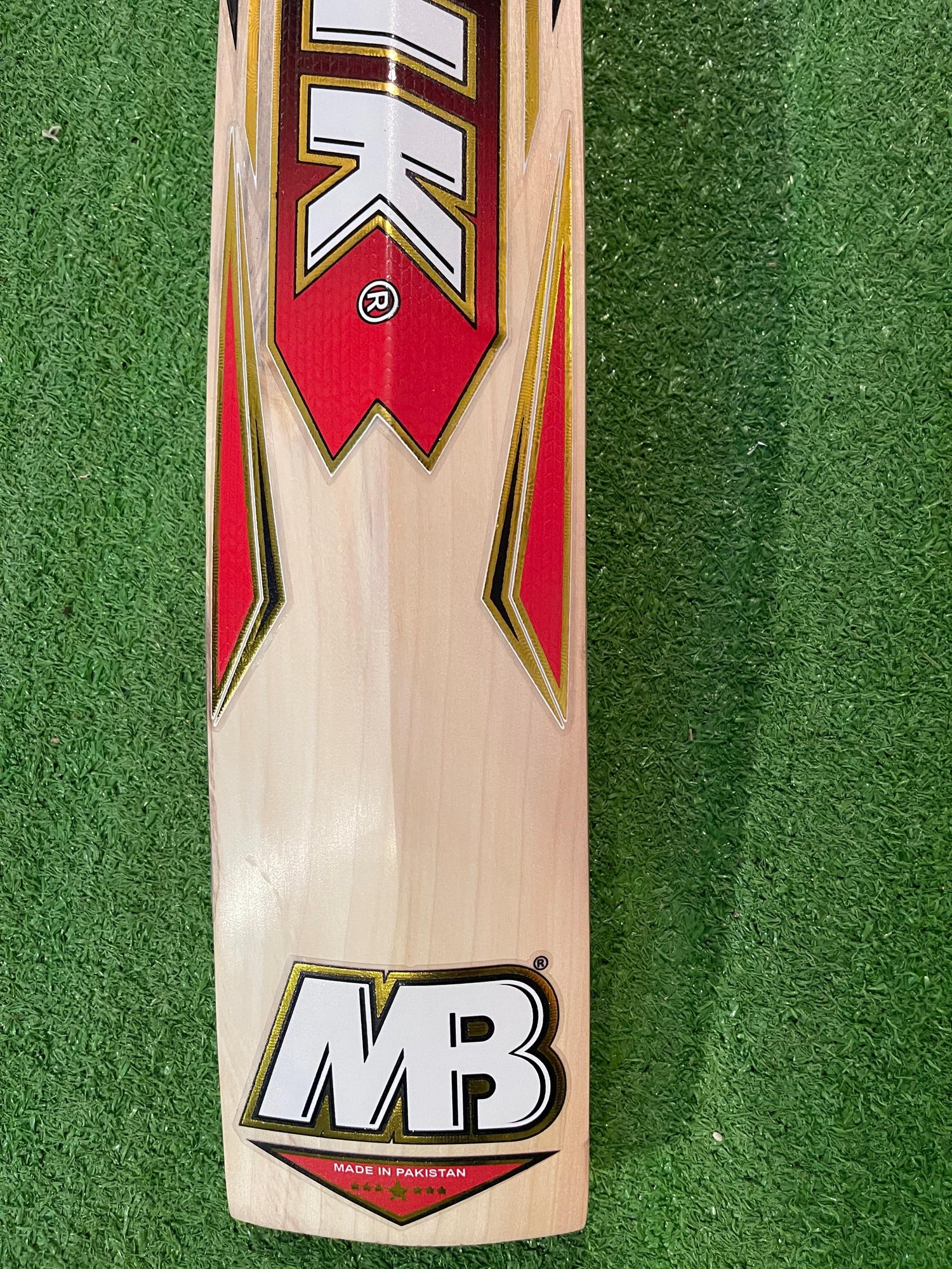 MB MALIK H PRO EDITION ENGLISH WILLOW CRICKET BAT-8 GRAINS-1245g