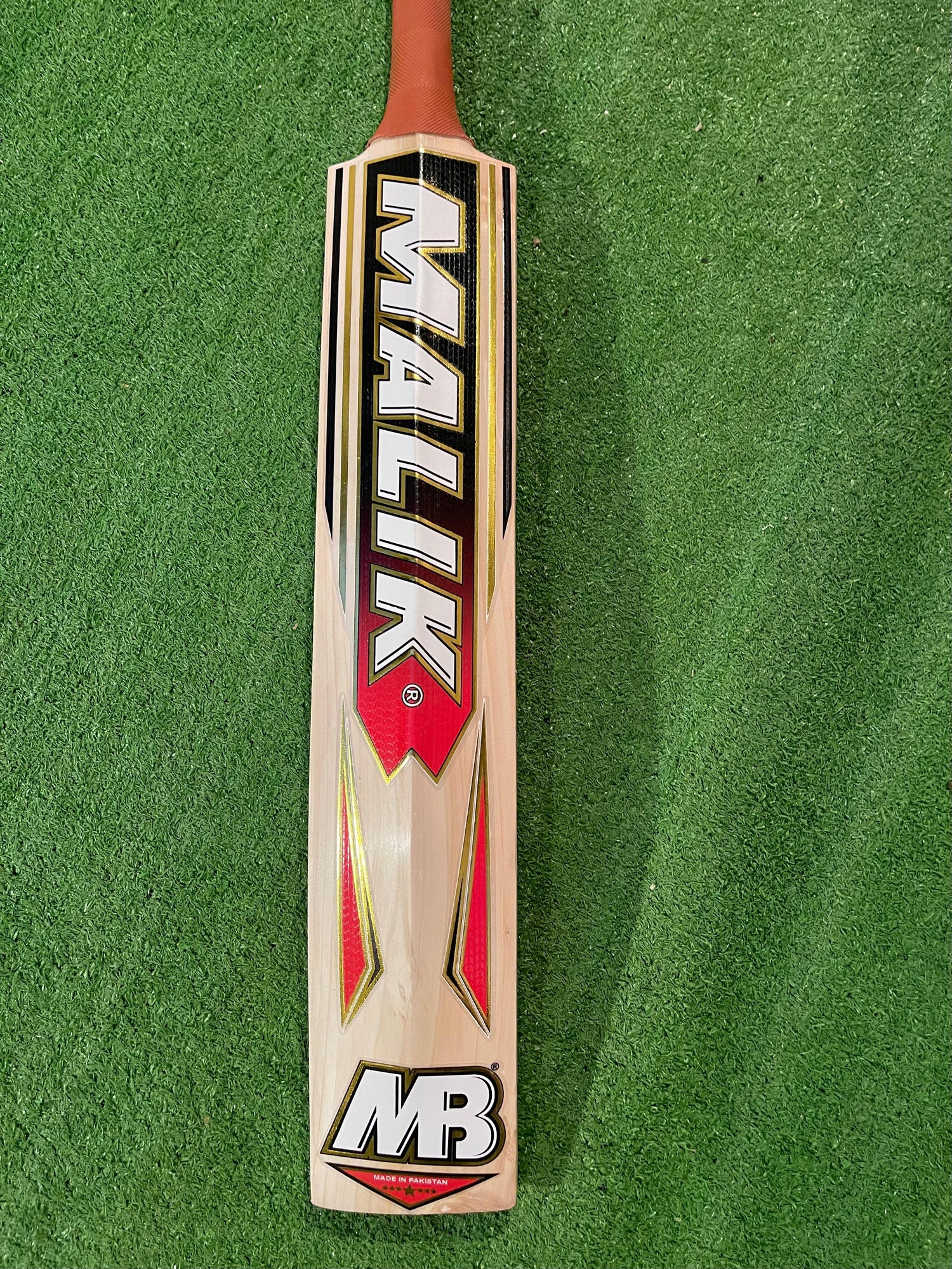 MB MALIK H PRO EDITION ENGLISH WILLOW CRICKET BAT-13 GRAINS-1275g