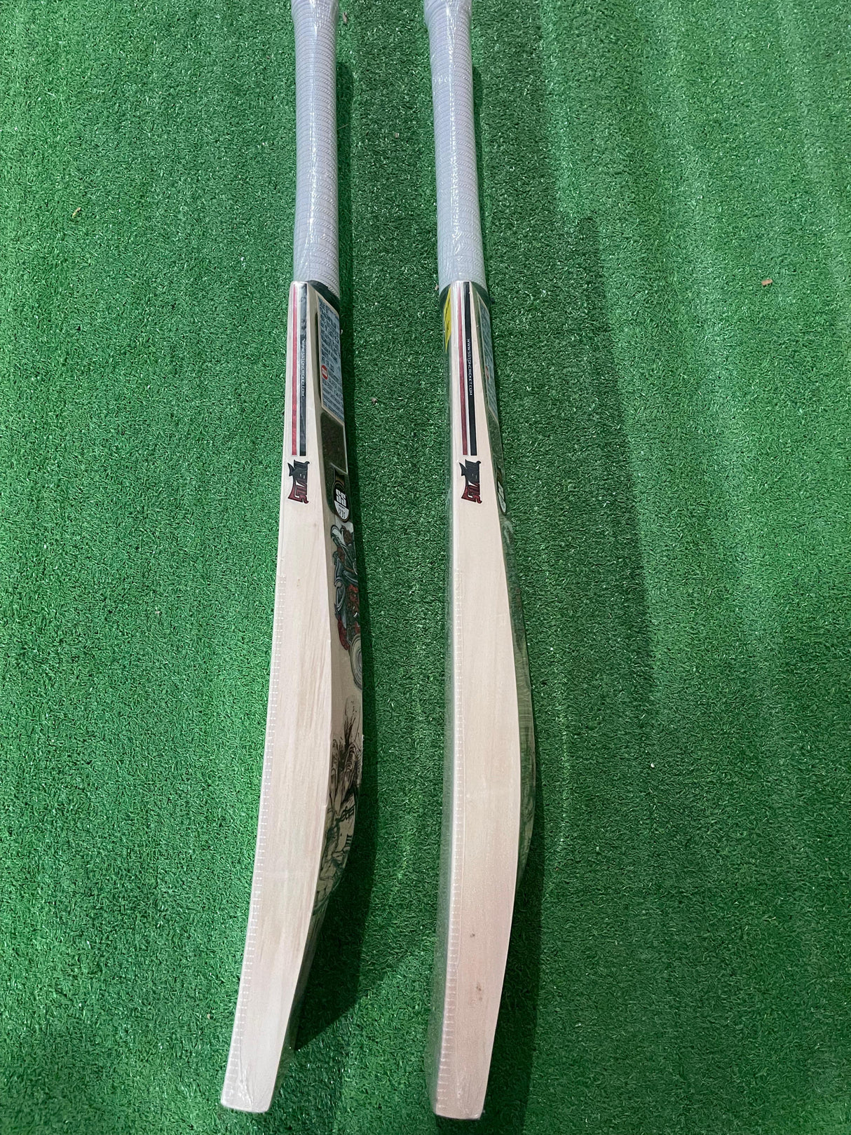 SS DEVILS Super Premium Kashmir willow Cricket Bats - 1230g & 1220g