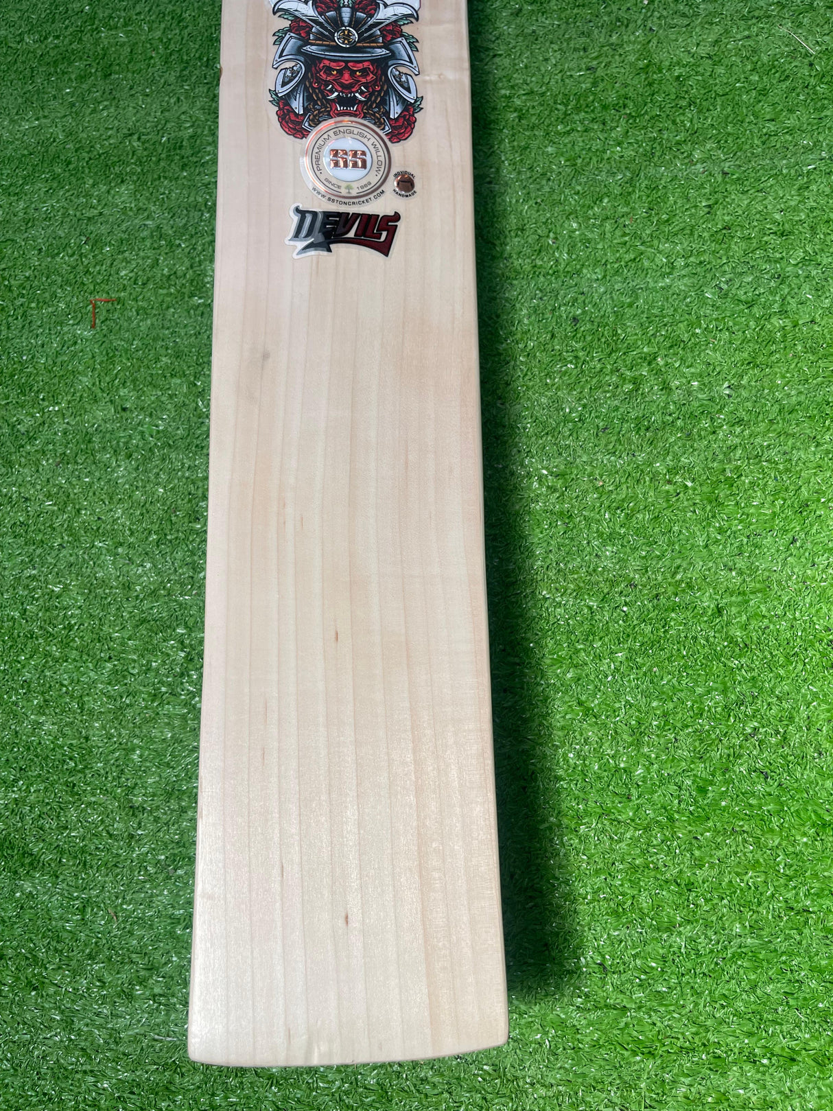 SS DEVILS Premium English willow Cricket Bat - 11 Grains - 1155G