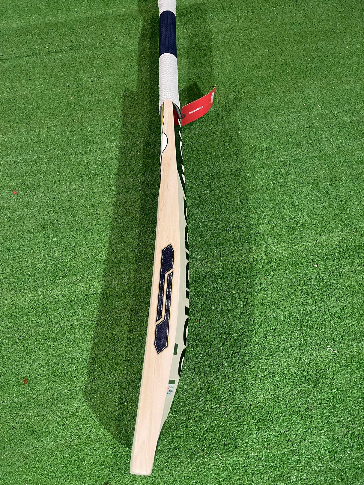 NB New Balance DC-800i MAX English willow Cricket Bat -6 Grains -1170G