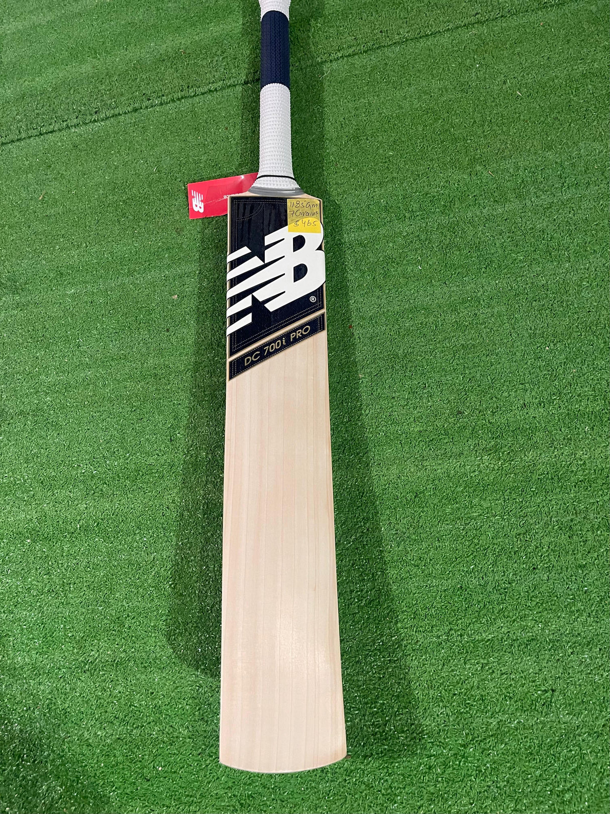 NB New Balance DC-700i Pro English willow Cricket Bat - 7 Grains -1185g
