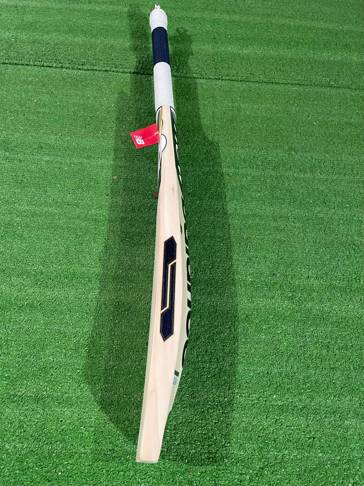 NB New Balance DC-700i Pro English willow Cricket Bat - 7 Grains -1185g