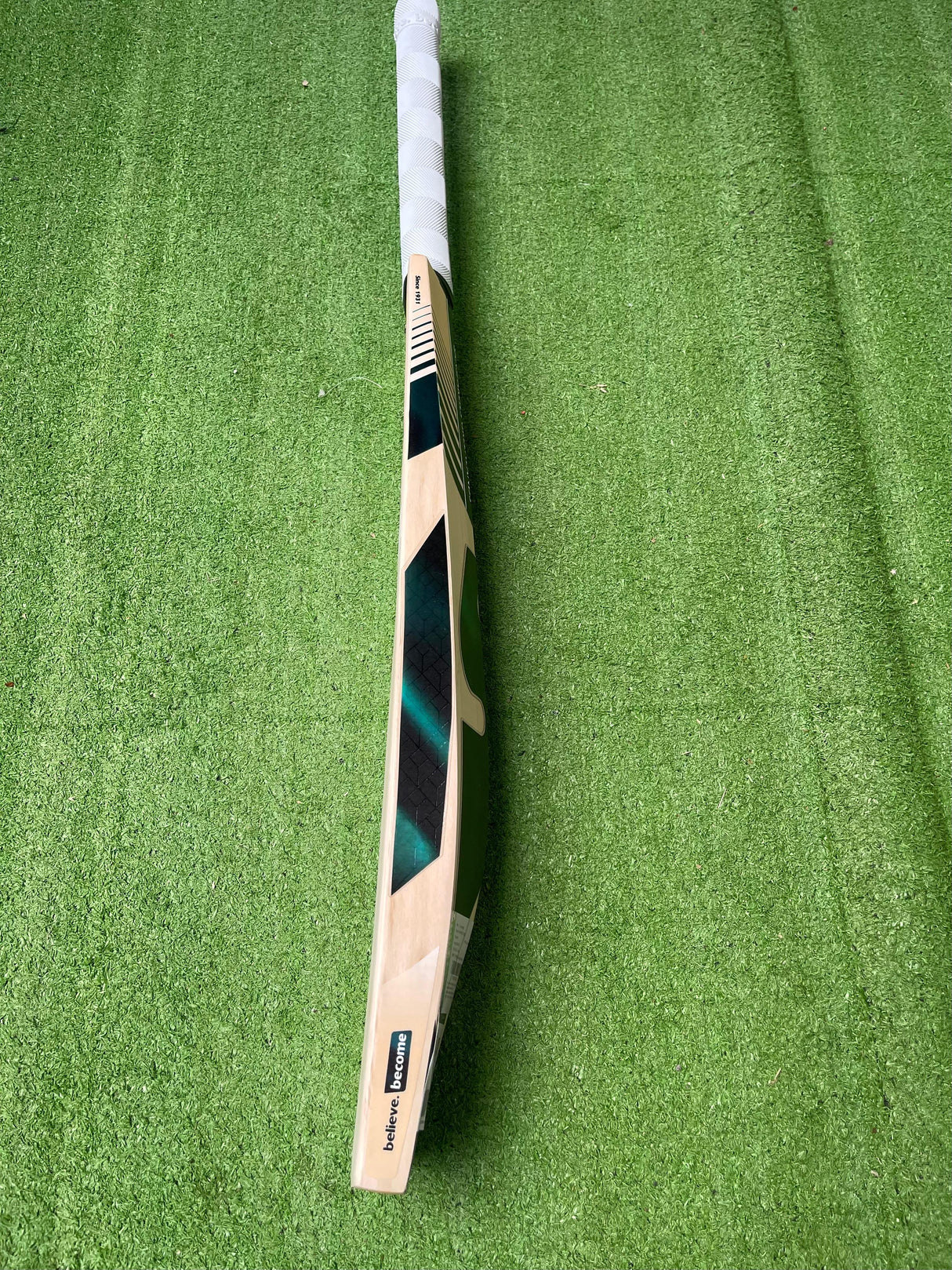 SG Skipper Extreme | English willow Cricket Bat - 6 Grains / 1155g