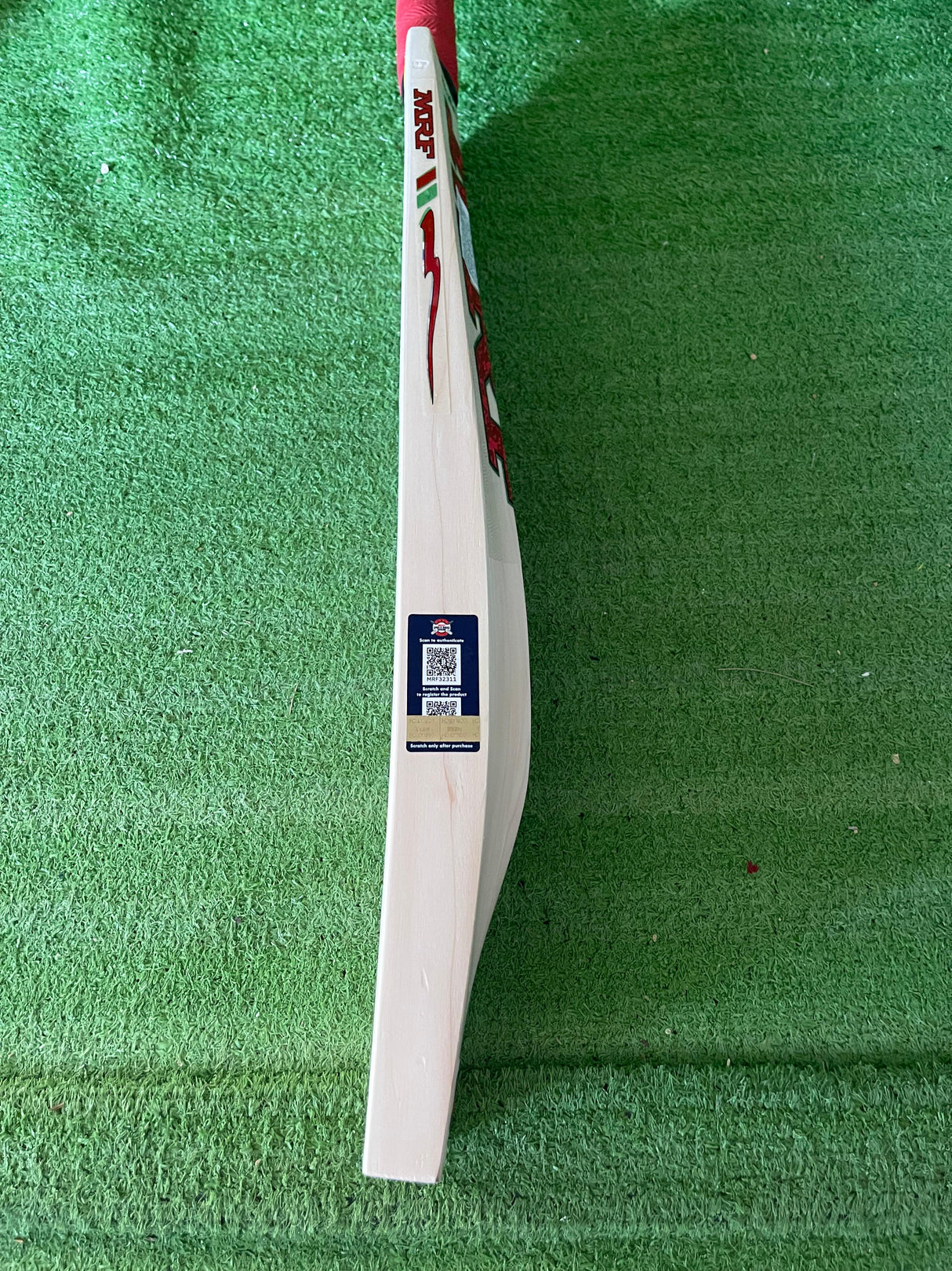 MRF Virat Kohli Genius Run Machine-Grade-1 English Willow Cricket Bat -7 Grains / 1155 Grams
