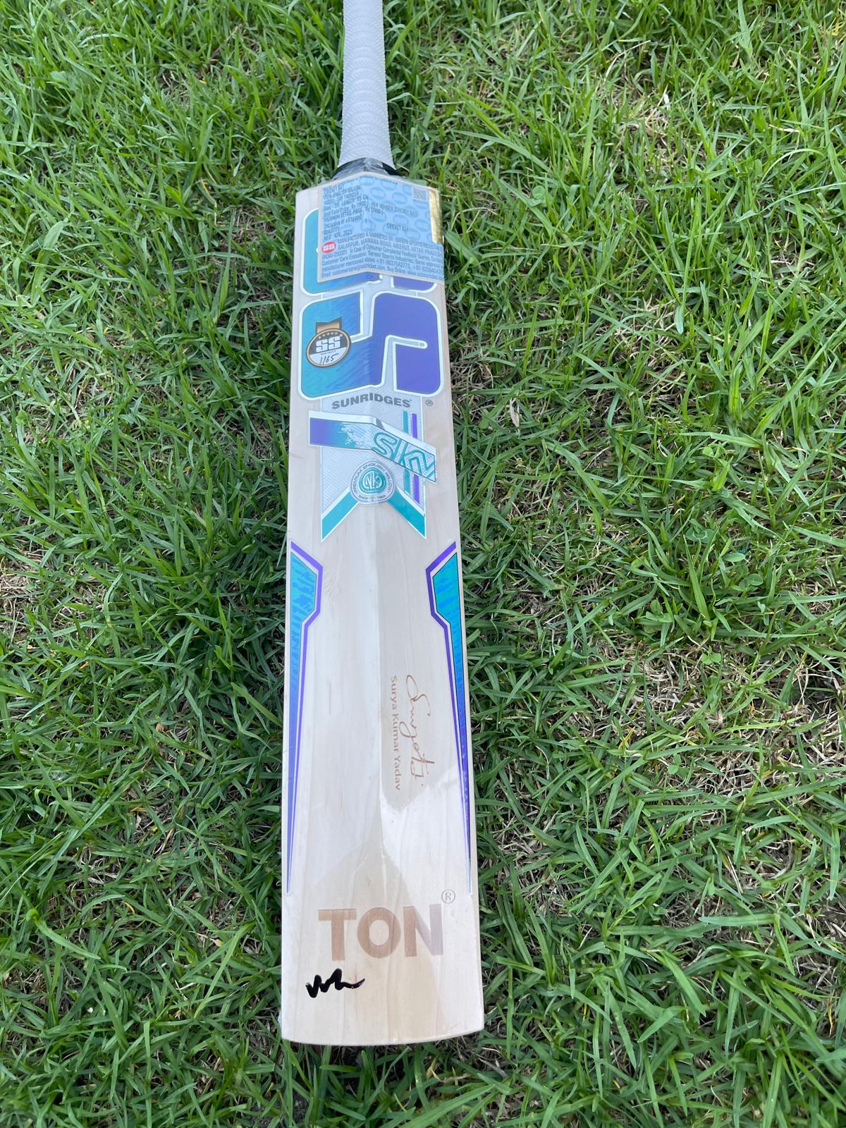 SS SKY Thunder English Willow Cricket Bat - 1160g / 5 Grains