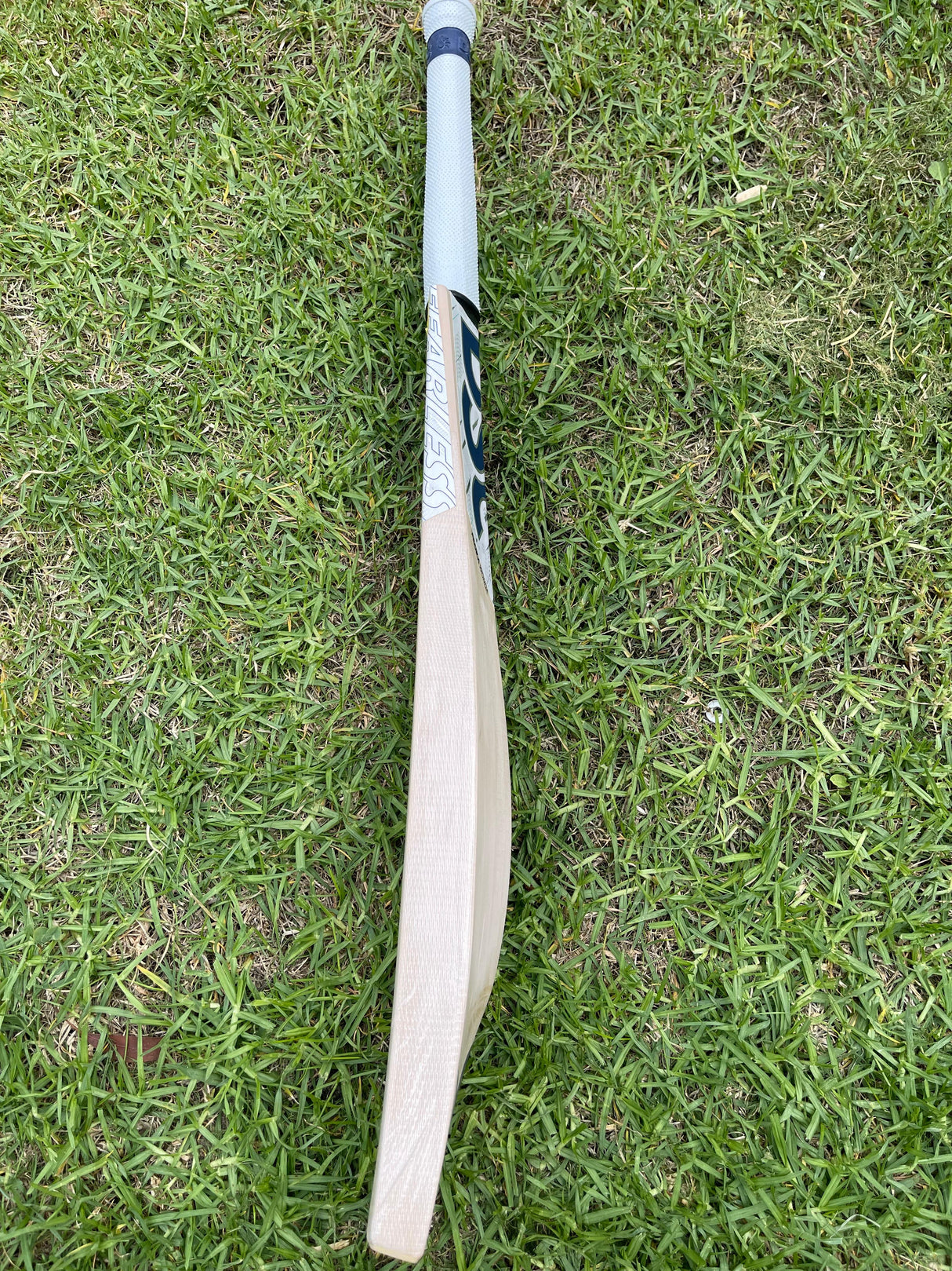 DSC Pearla Wonda -Grade 2 English willow Cricket Bat - 7 Grains - 1240 g