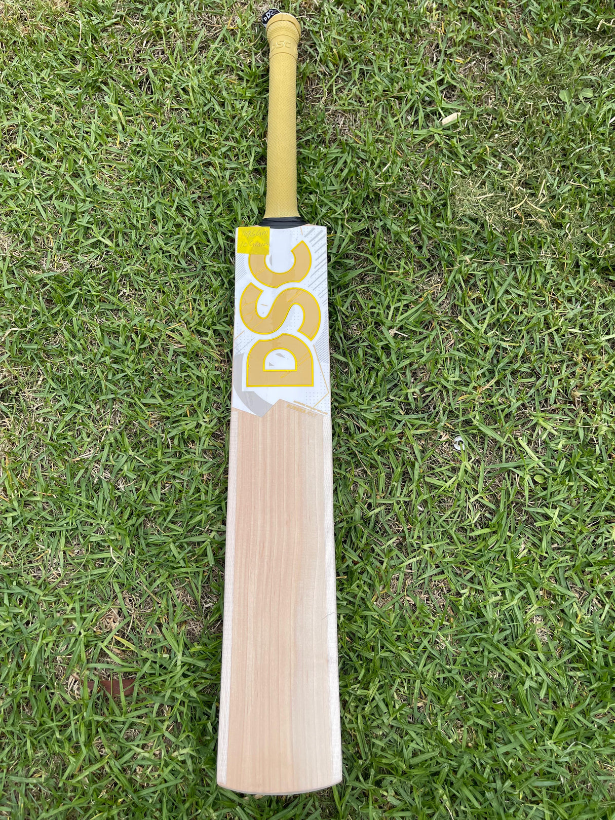 DSC Eureka Jolt Supreme English willow Cricket Bat - 10 Grains - 1195g