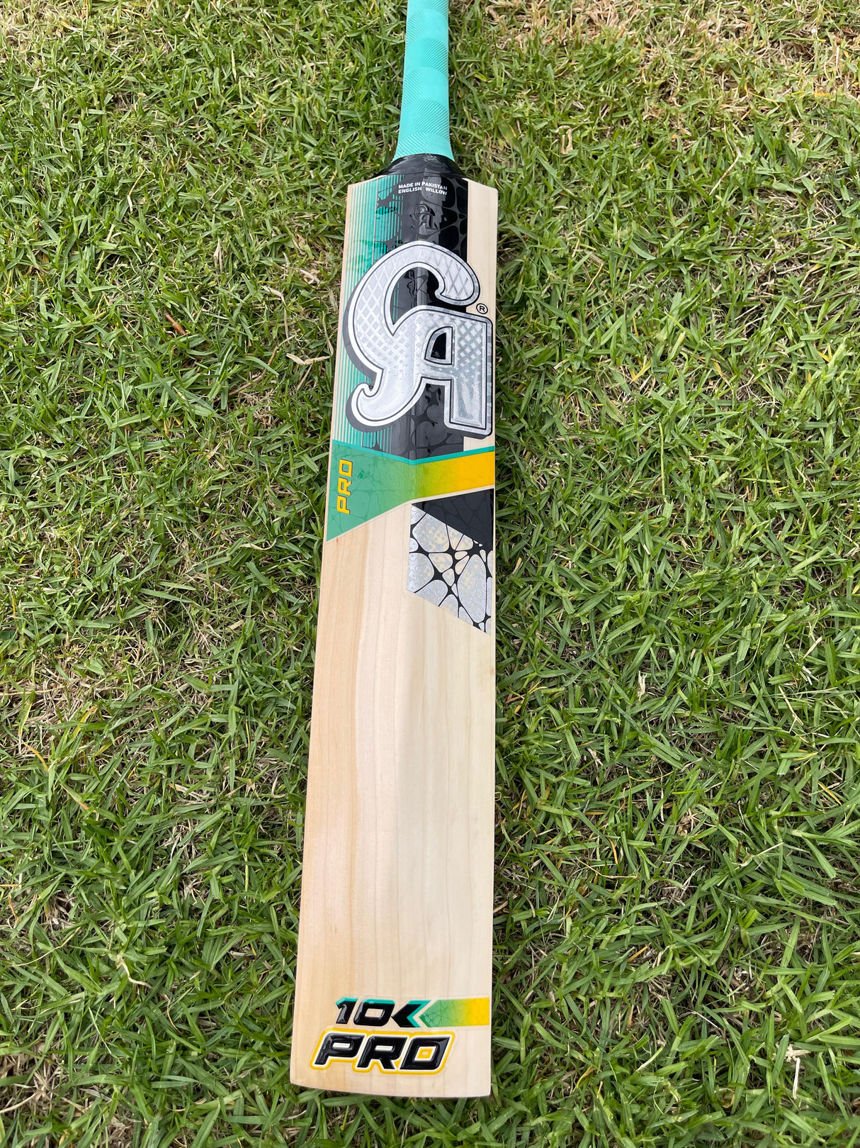 CA Pro 10k English Willow Cricket Bat - 8 Grains-1220g - 2.7 lb