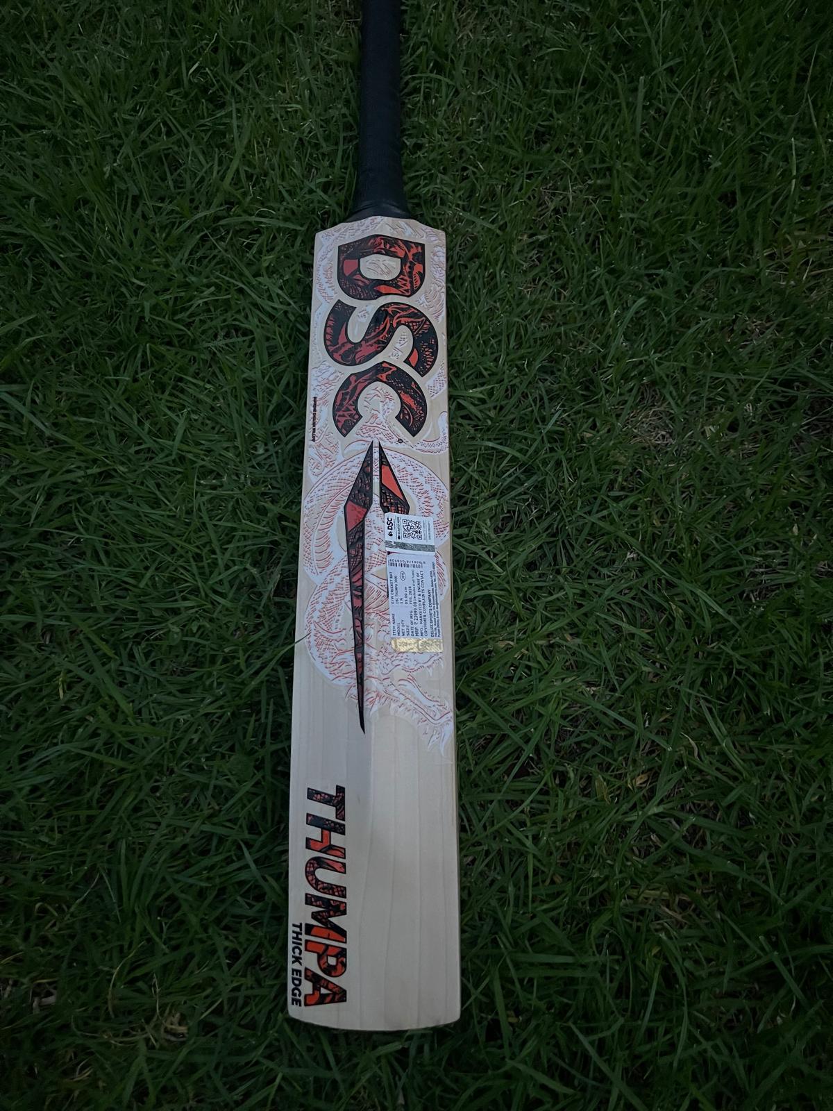 DSC Thumpa 3000 Edition English willow Cricket Bat - 7 Grains - 1220g
