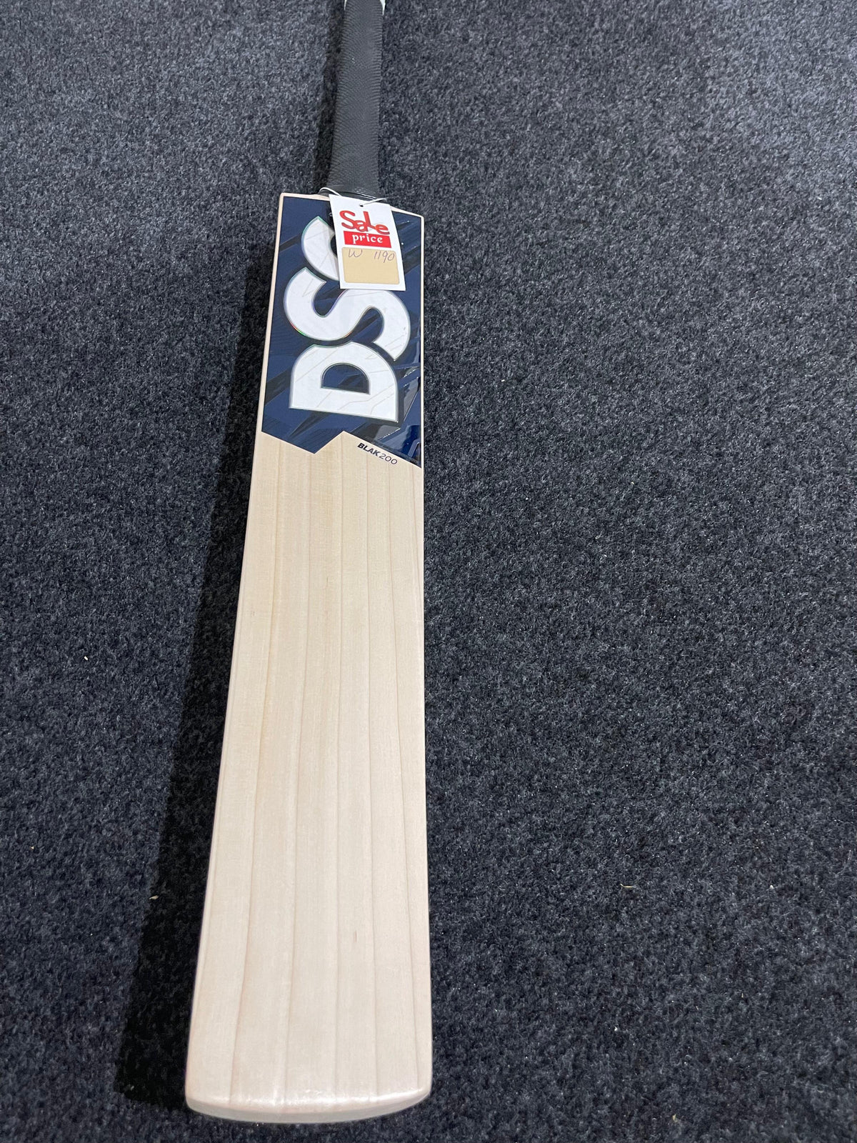 DSC BLAK 200 English willow Cricket Bat - 1190g