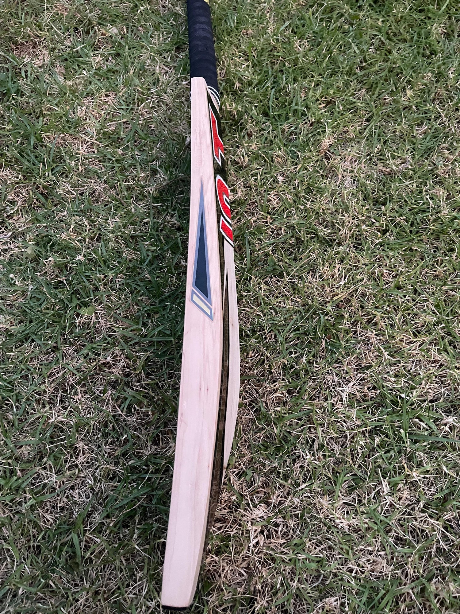 HS CORE-5 English Willow Cricket bat-SH-7 Grains