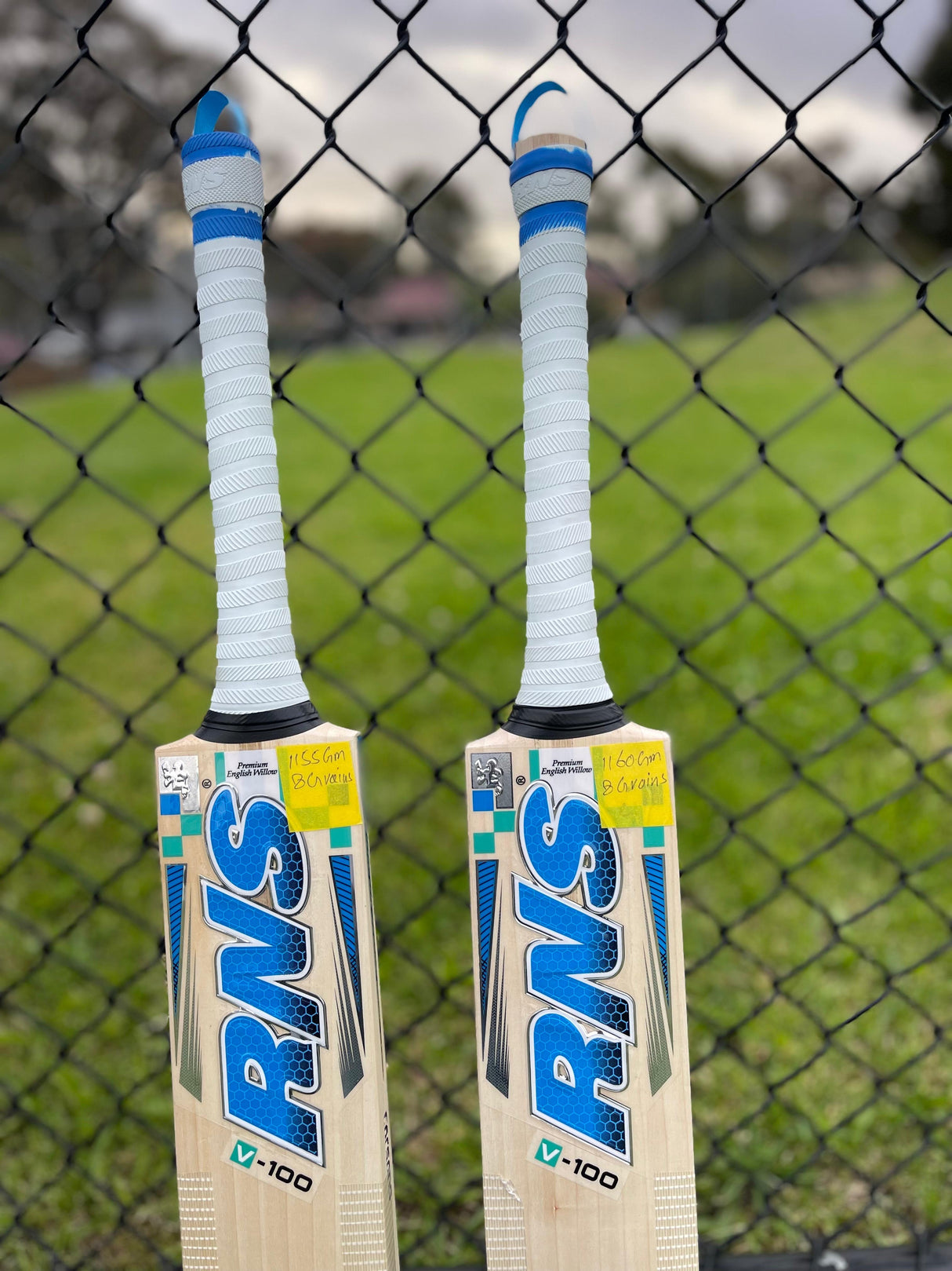 RNS Larsons V-100 English Willow Cricket Bat -1155g ( 2.6 lb )