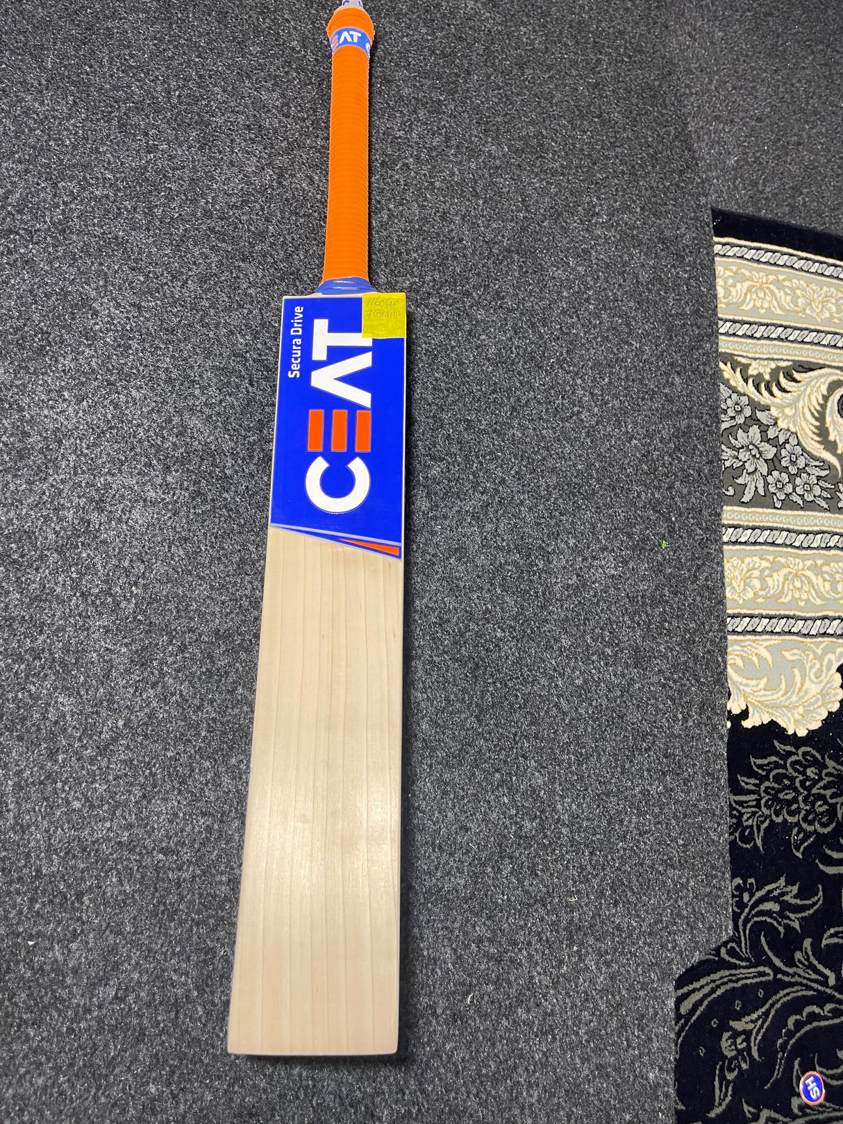 CEAT Top Gun English Willow Cricket Bat - 1160g | 7 Grain