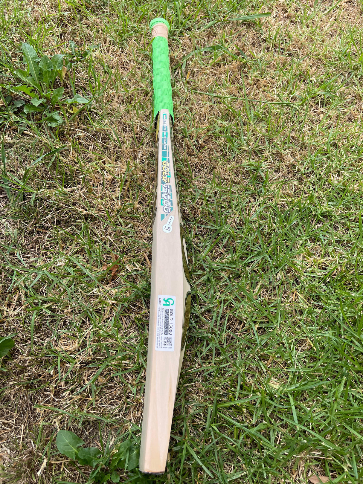 CA Gold 15000 Cricket Bat- English Willow-7 Grains-1202g