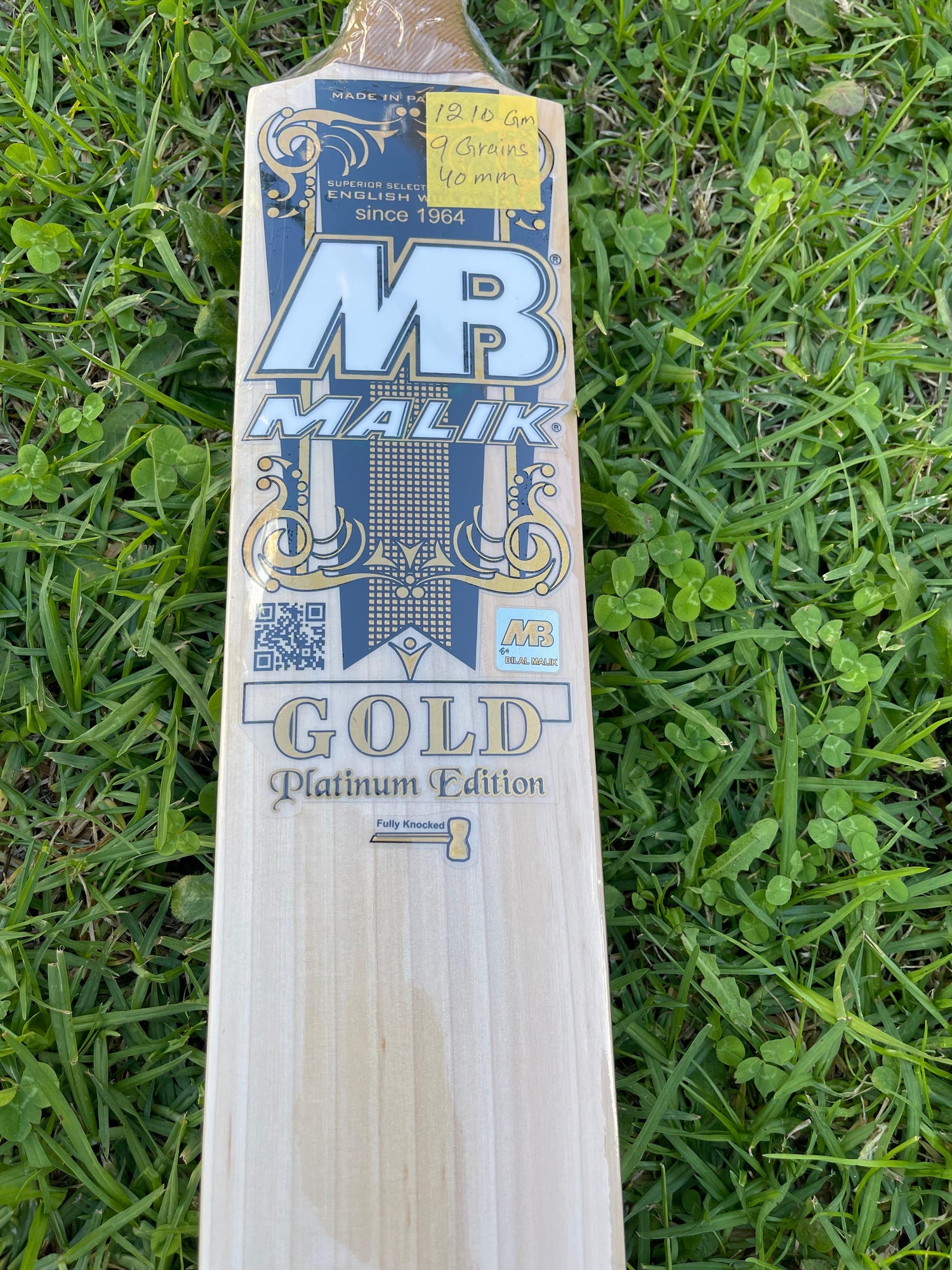 MB MALIK GOLD PLATINUM ENGLISH WILLOW CRICKET BAT-9 GRAINS-1210g