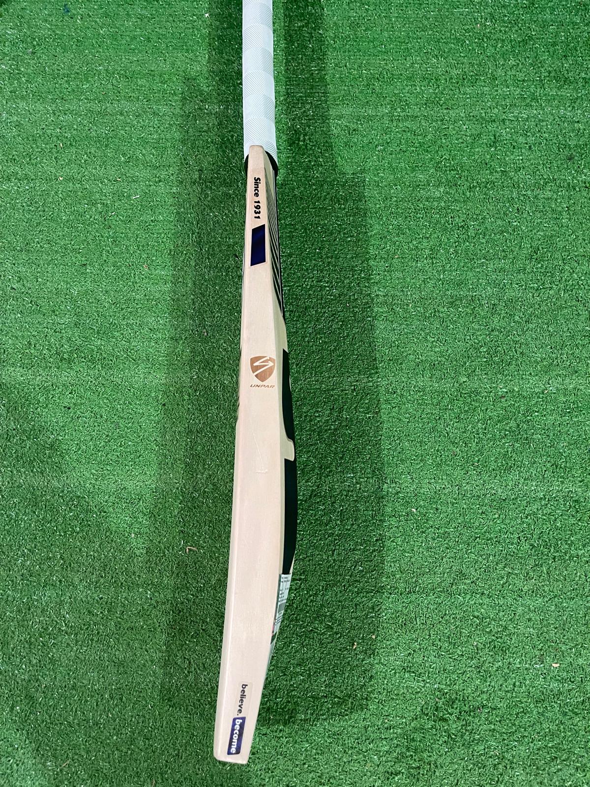 SG Tripple Crown Classic English willow Cricket Bat - 12 Grains - 1170g