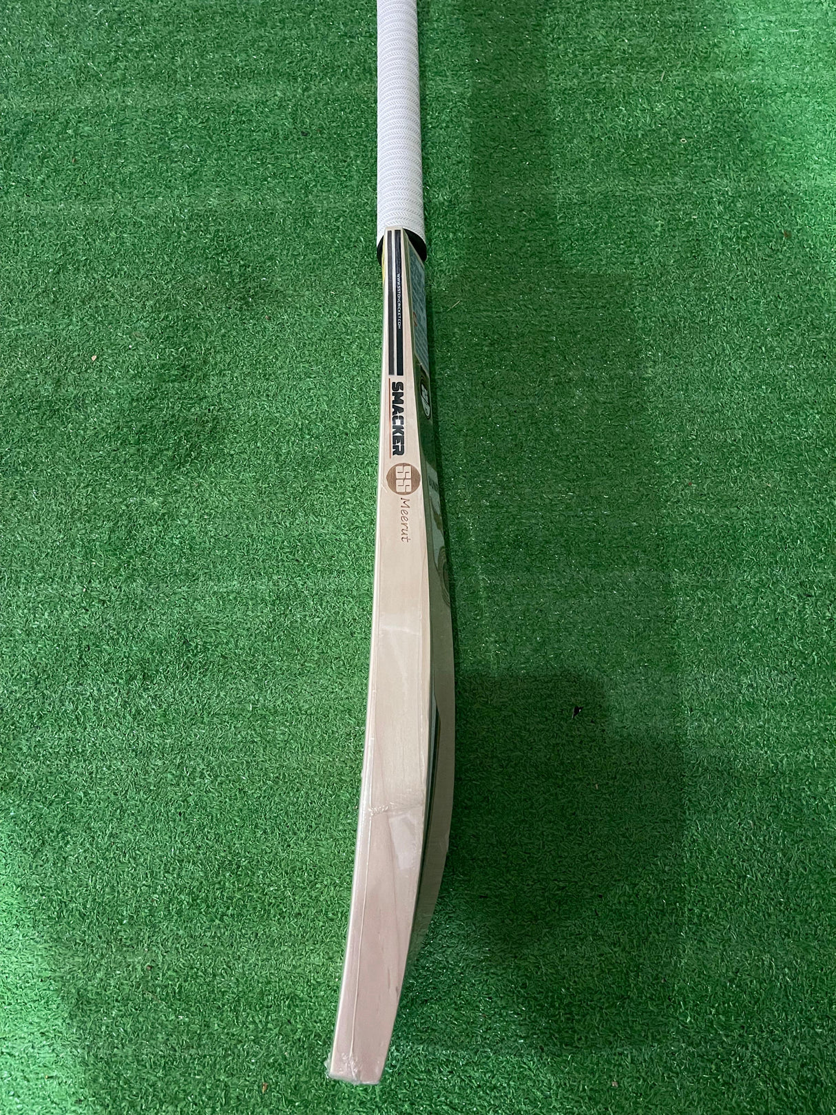 SS Smacker Players Edition English willow Cricket Bat - 8 Grains - 1180 gm
