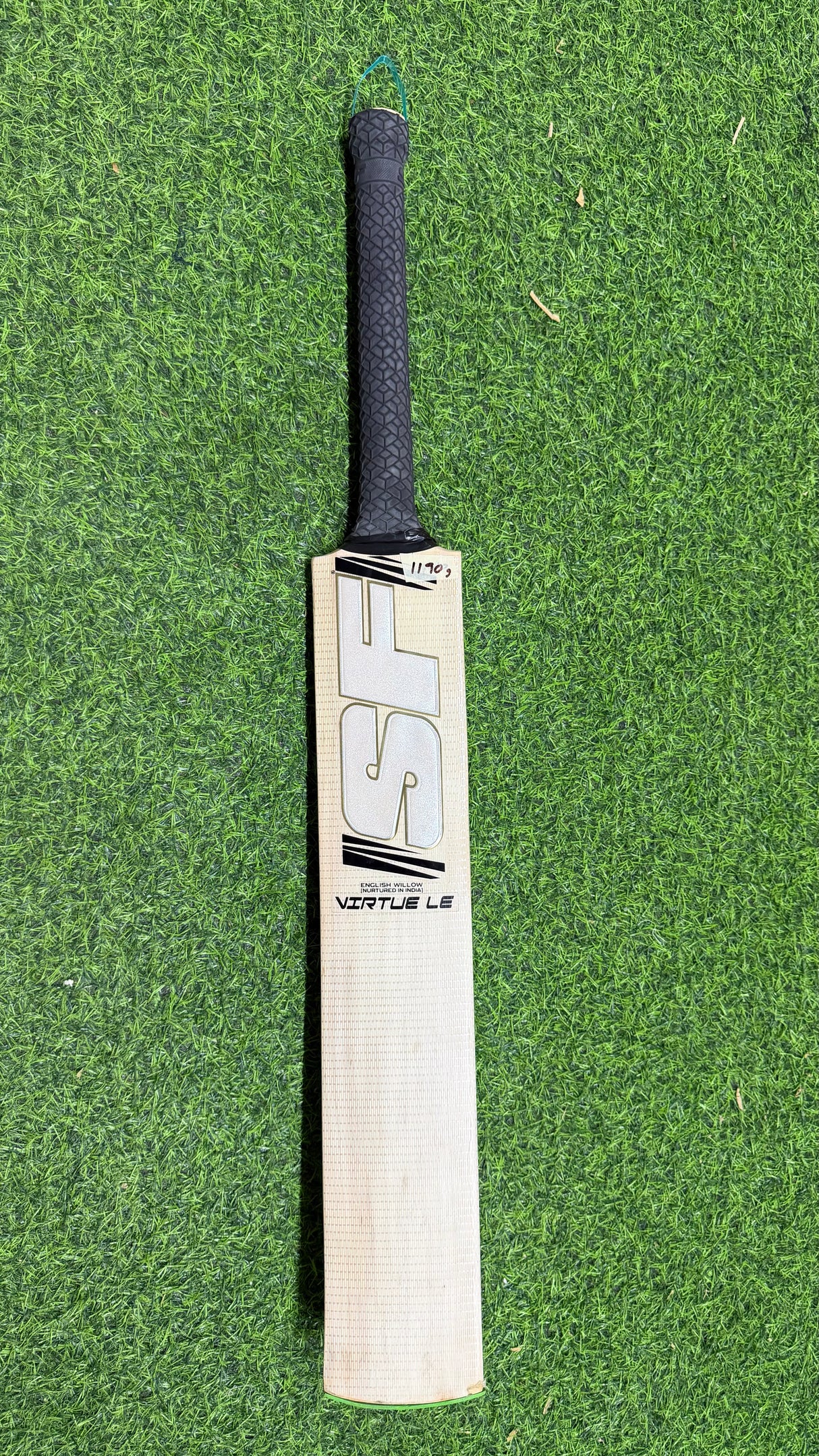 SF VIRTUE LE- English Willow-Nurtured in India-Cricket Bat -1190g