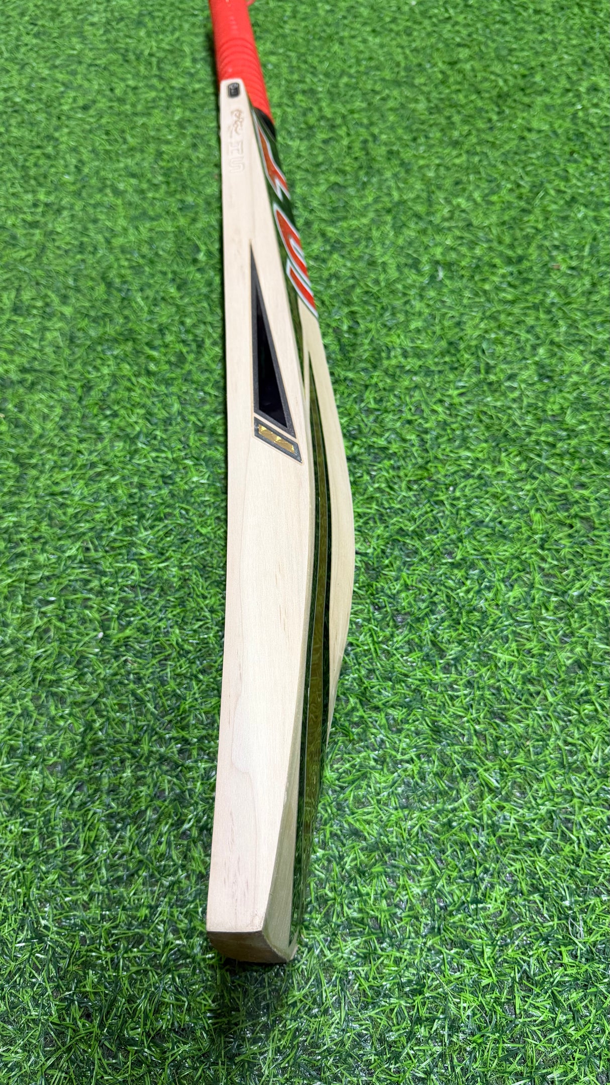 HS CORE-5 English Willow Cricket bat-SH-9 Grains-1220g