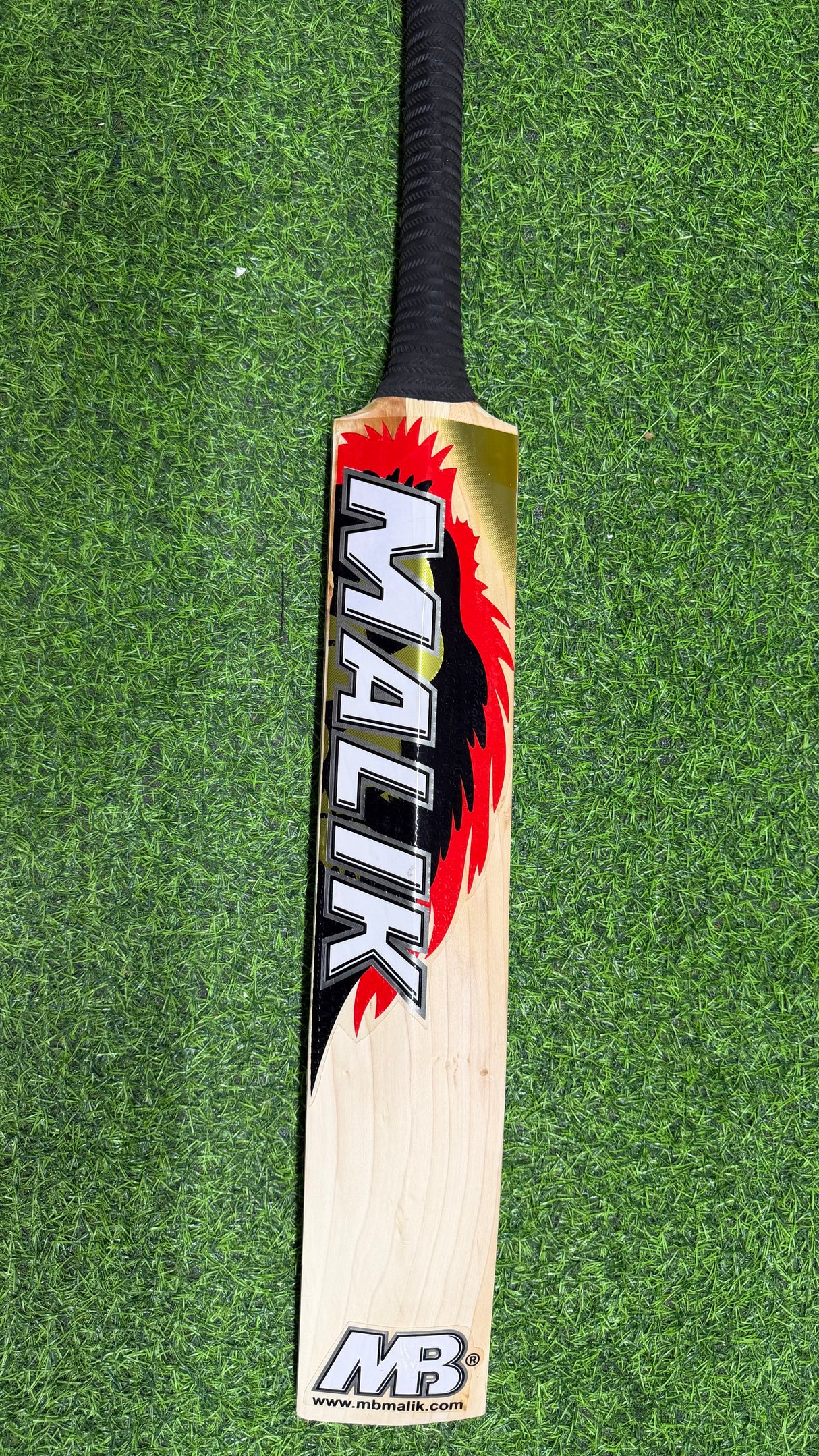 MB MALIK BUBBER SHER ENGLISH WILLOW CRICKET BAT-9 GRAINS-1233g