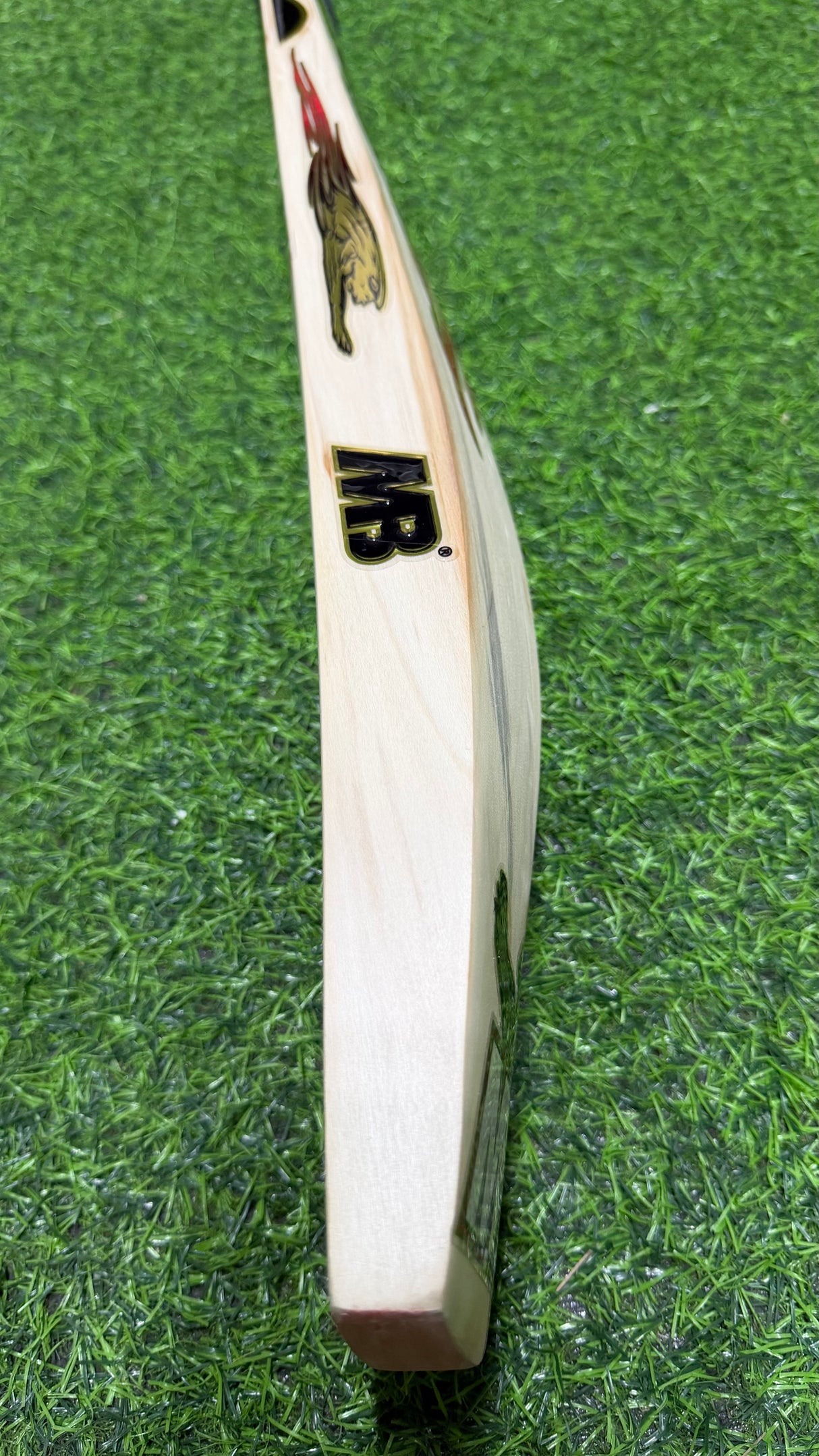 MB MALIK SHER AMIN EDITION ENGLISH WILLOW CRICKET BAT-6Grains-1245g
