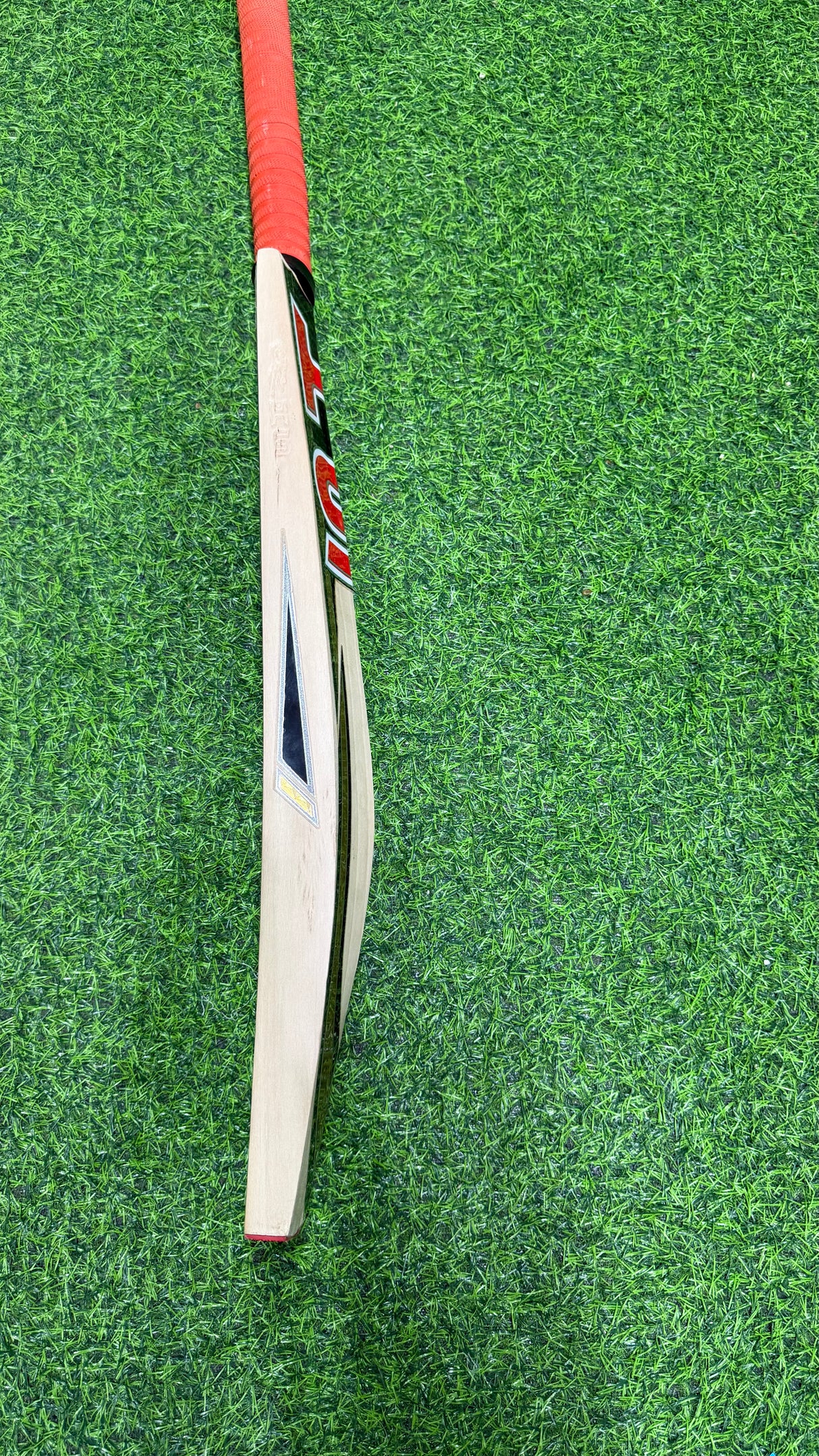 HS CORE-5 English Willow Cricket bat-SH-9 Grains-1270g