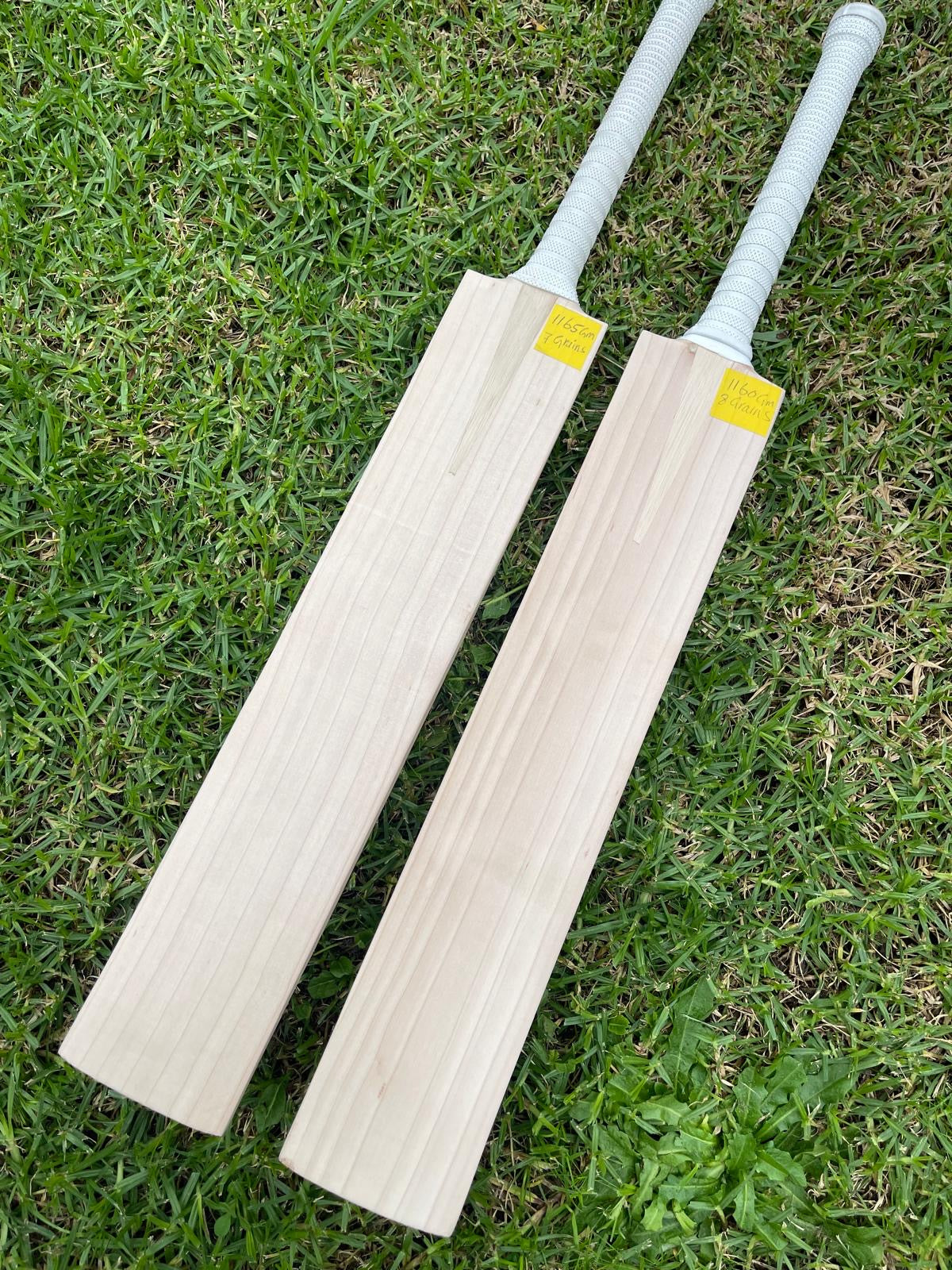 Grade 1 English willow Cricket Bat - 7 Grains 1165g & 1160g 8 Grains | 2.7lb