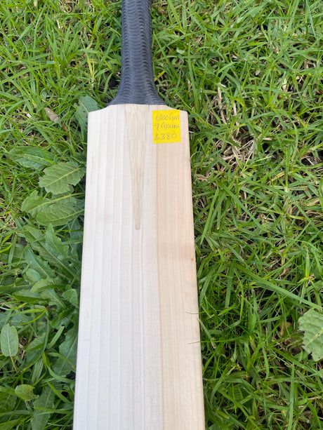 English Willow Cricket Bat - Non Branded | 1200g 09 Grains