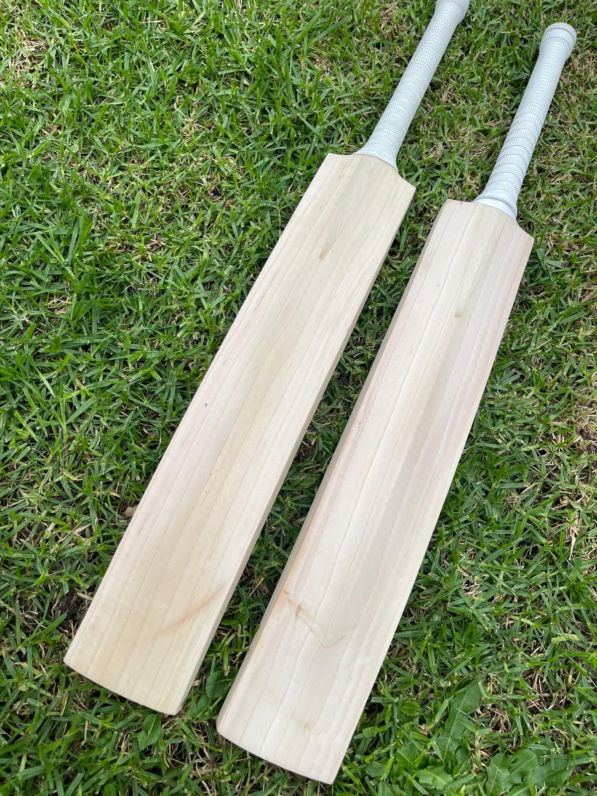 Grade 1 English willow Cricket Bat - 7 Grains 1165g & 1160g 8 Grains | 2.7lb
