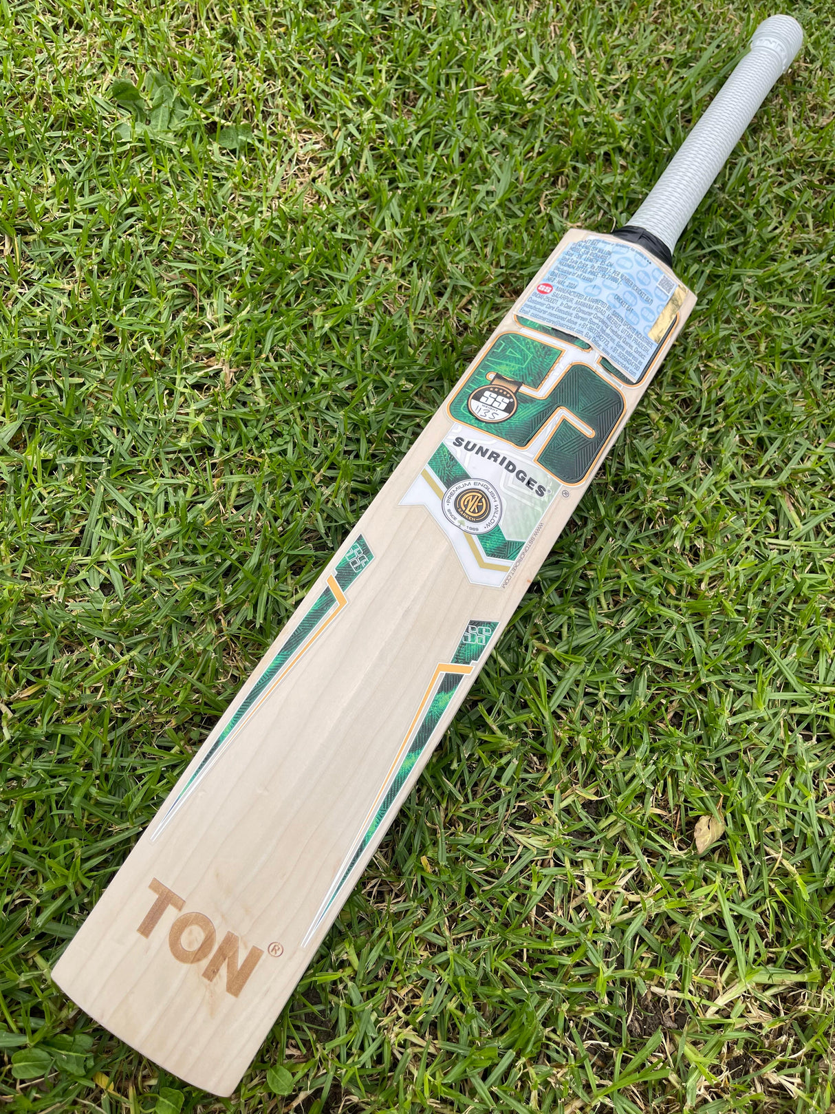 SS Sir Richard Edition English willow Cricket Bat - 9 Grains 1135g - 2.7lb