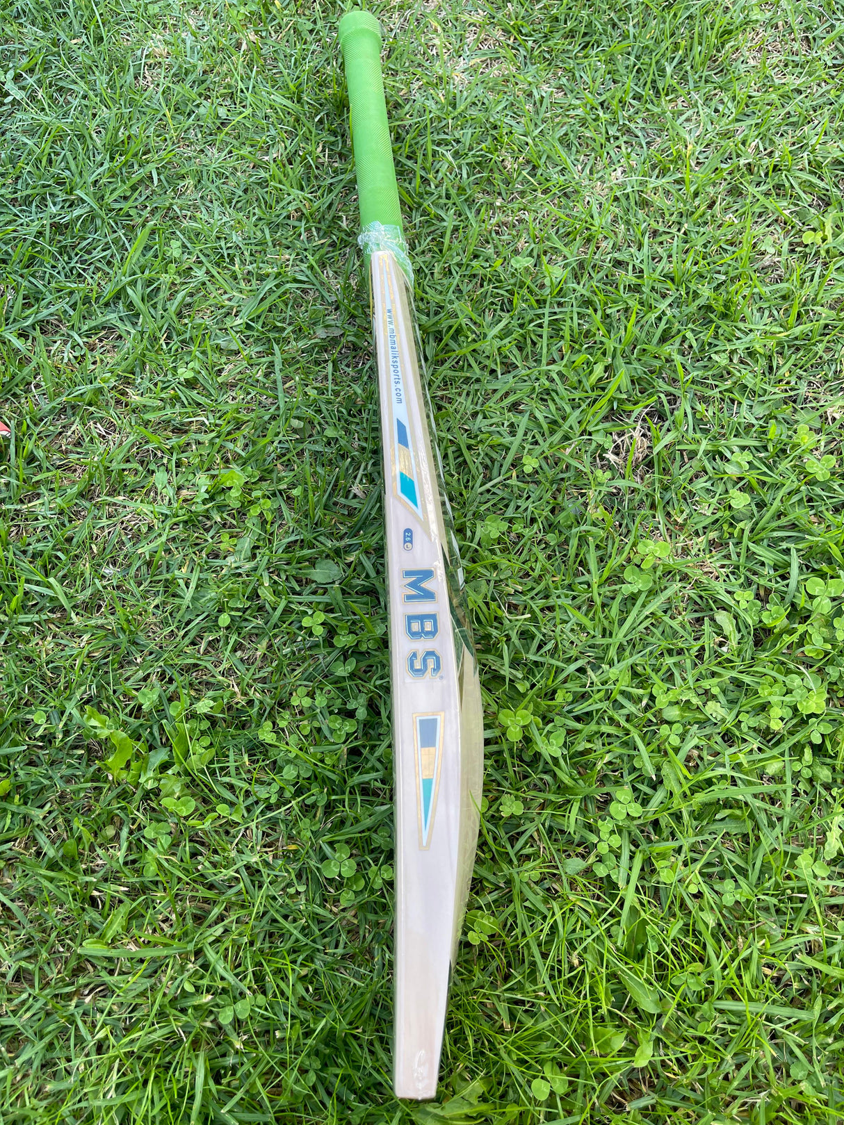 MB MALIK PLAYERS EDITION ENGLISH WILLOW CRICKET BAT -1248g-6 Grains