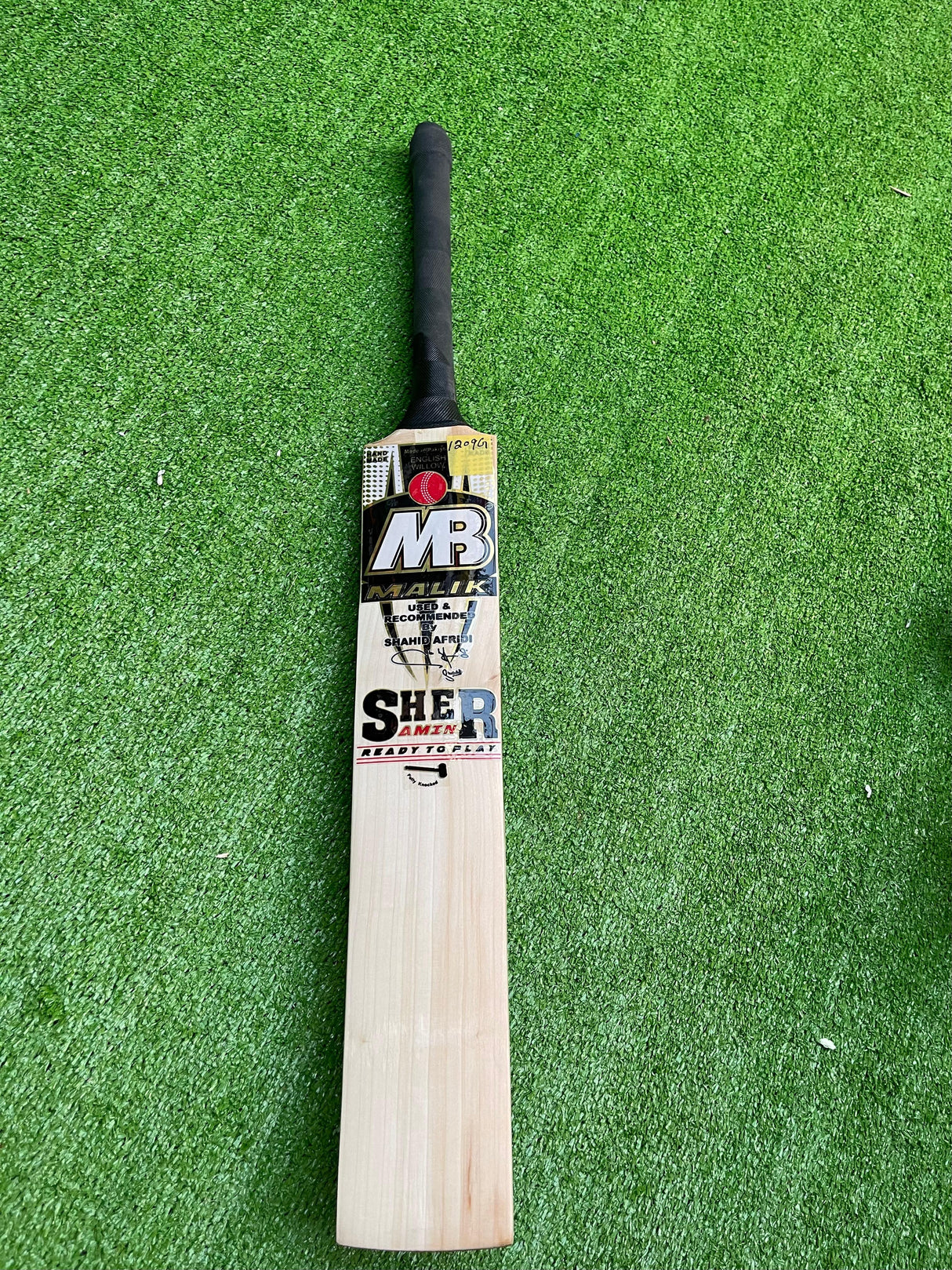 MB MALIK SHER AMIN English Willow Cricket bat--1209g