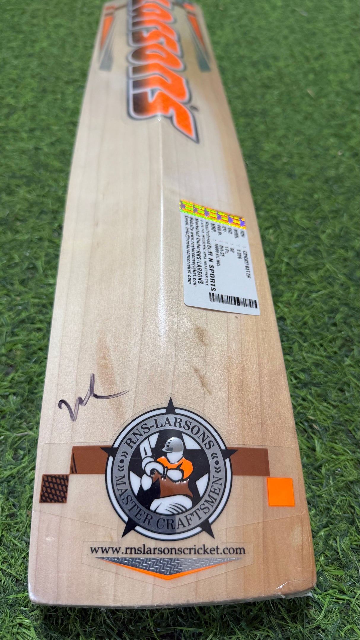 RNS Larsons V-300-Grade 1 English Willow Cricket Bat- 7 Grains  -1155g