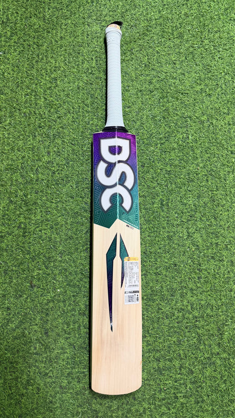 DSC RS 060 -Grade 1 English willow Cricket Bat - 9 Grains - 1195g