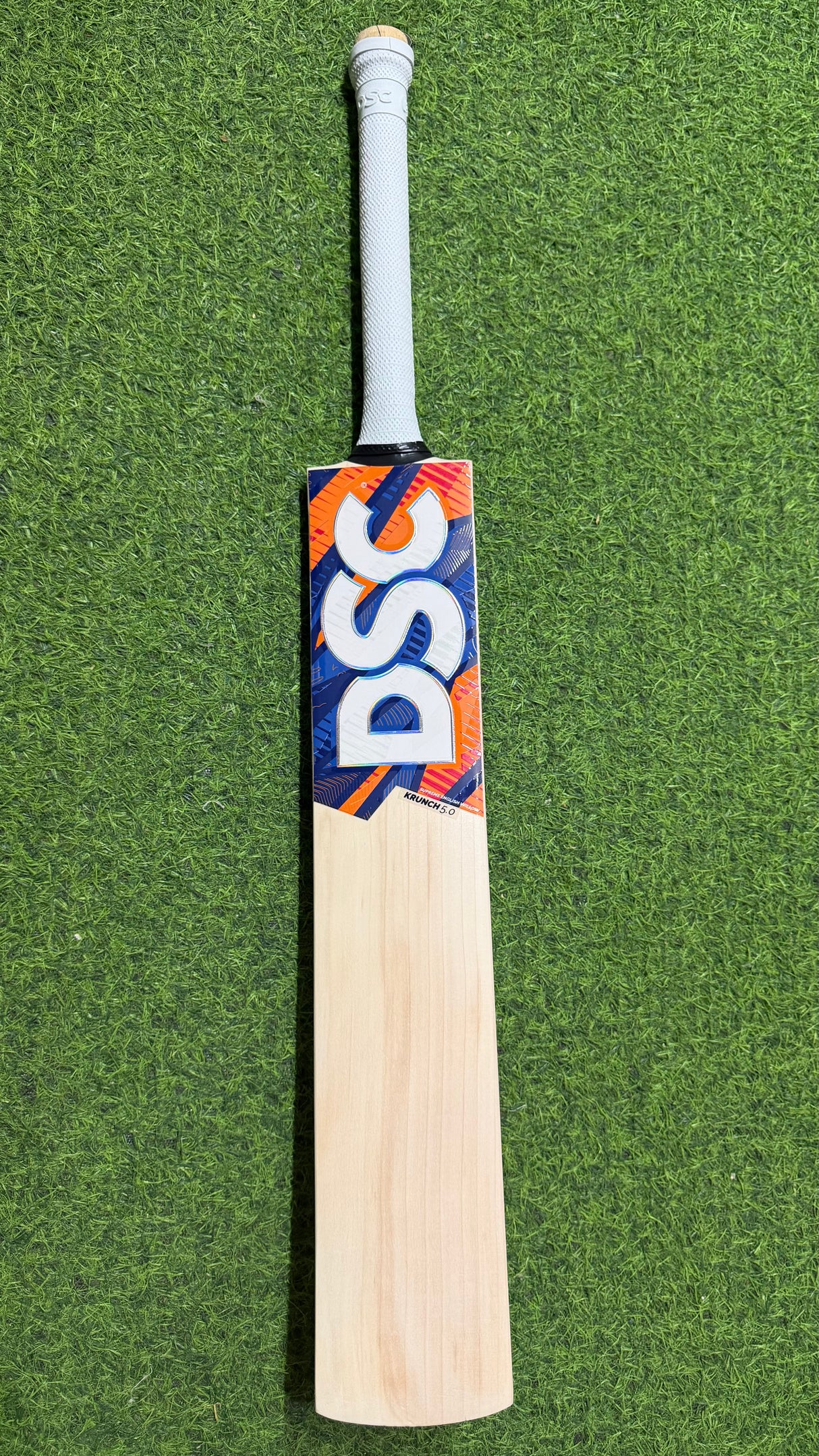 DSC KRUNCH 5.0 Grade 2 English willow Cricket Bat - 9 Grains - 1150g