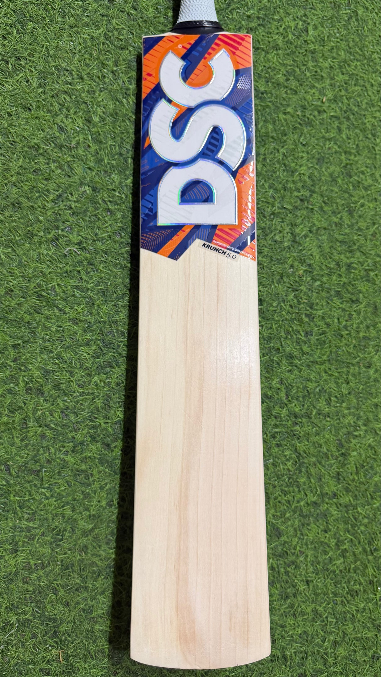 DSC KRUNCH 5.0 Grade 2 English willow Cricket Bat - 9 Grains - 1150g