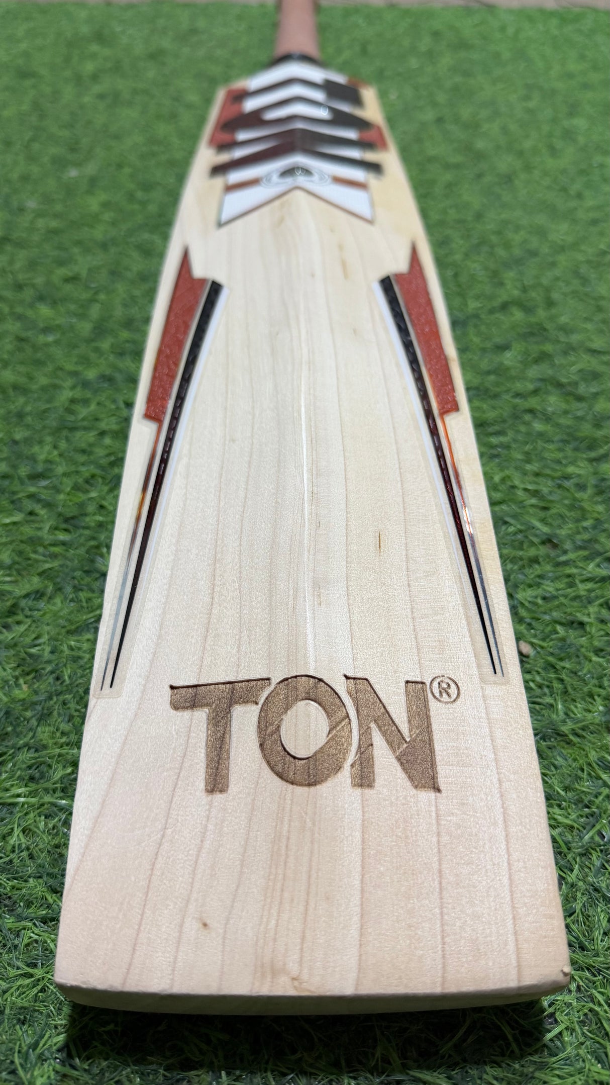 SS TON Gusty English willow Cricket Bat - 1155g / 8 Grains