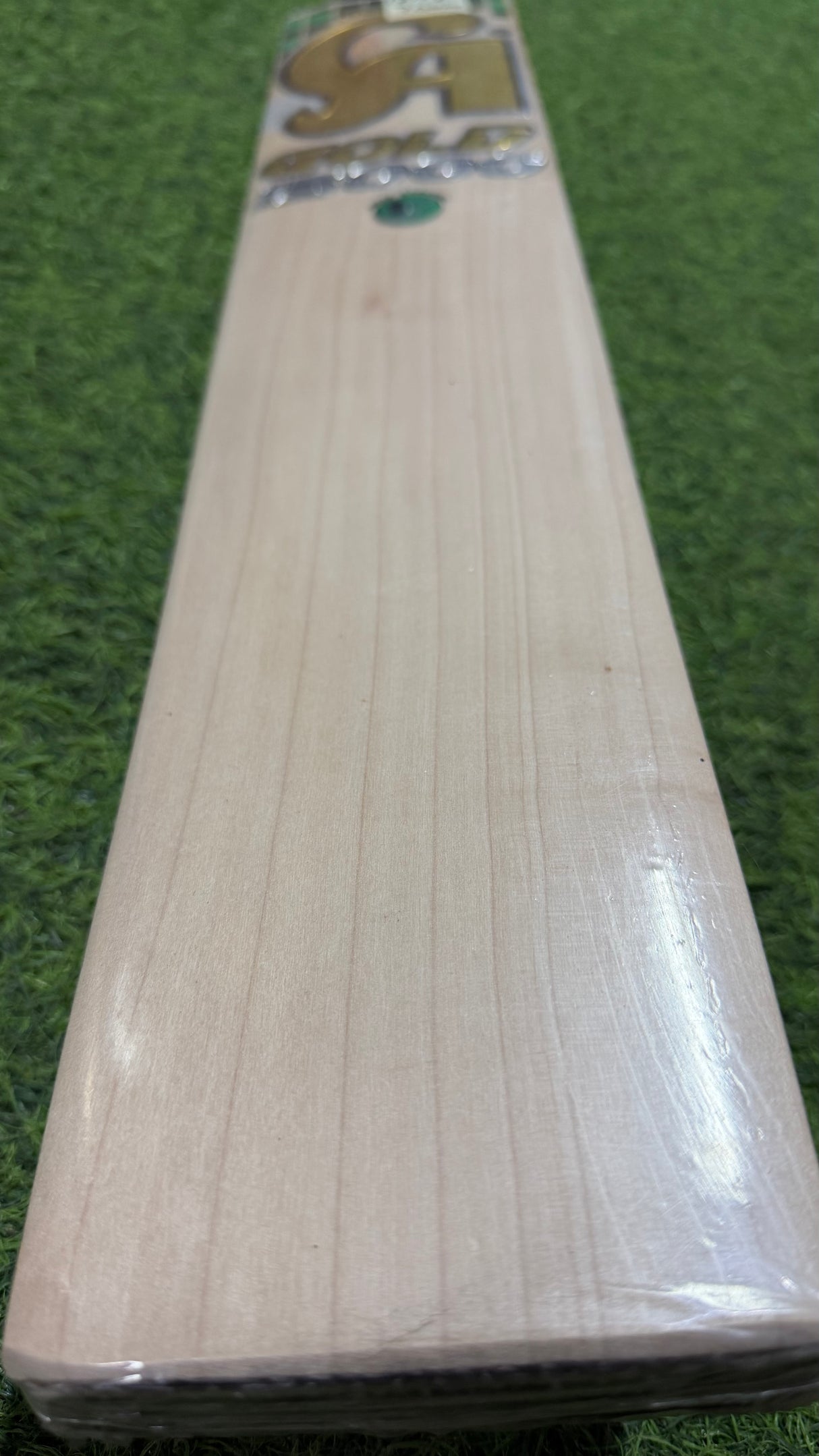 CA Gold 15000 Cricket Bat-Grade 1 English Willow-7 Grains-1215g