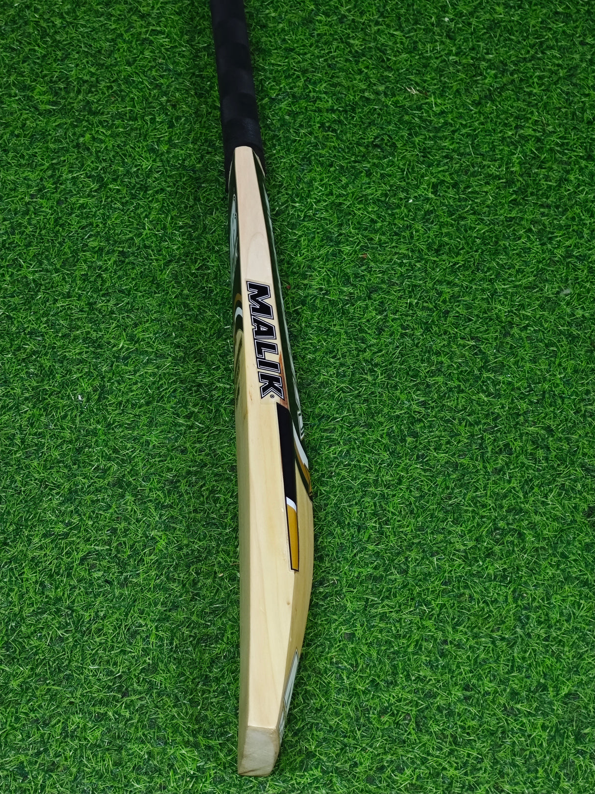 MB MALIK PERFORMANCE ENGLISH WILLOW CRICKET BAT-1200g-8 Grains