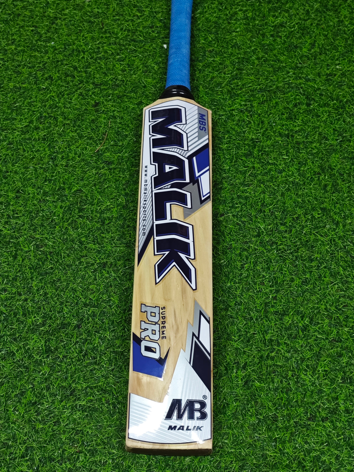 MB MALIK SUPREME PRO ENGLISH WILLOW CRICKET BAT-1215g-8 GRAINS