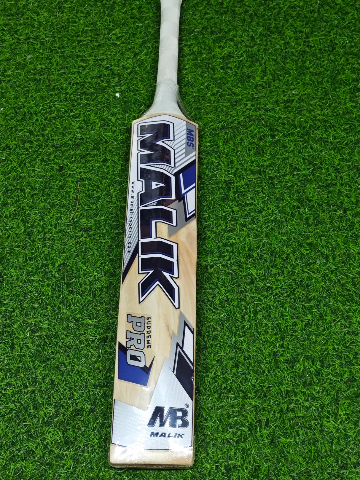 MB MALIK SUPREME PRO ENGLISH WILLOW CRICKET BAT-1283g-8 GRAINS
